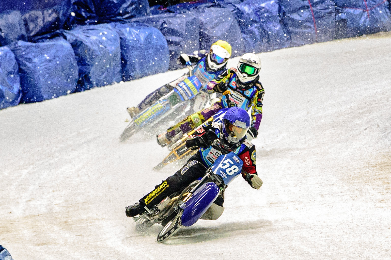 Stefan Svensson (Blue) leads Max Niedermaier (White) and Markus Skabraut (Yellow) during the Race of Legends at the Max-Aicher-Arena, Inzell on Friday 17th March 2023. (Photo: Ian Charles | MI News)