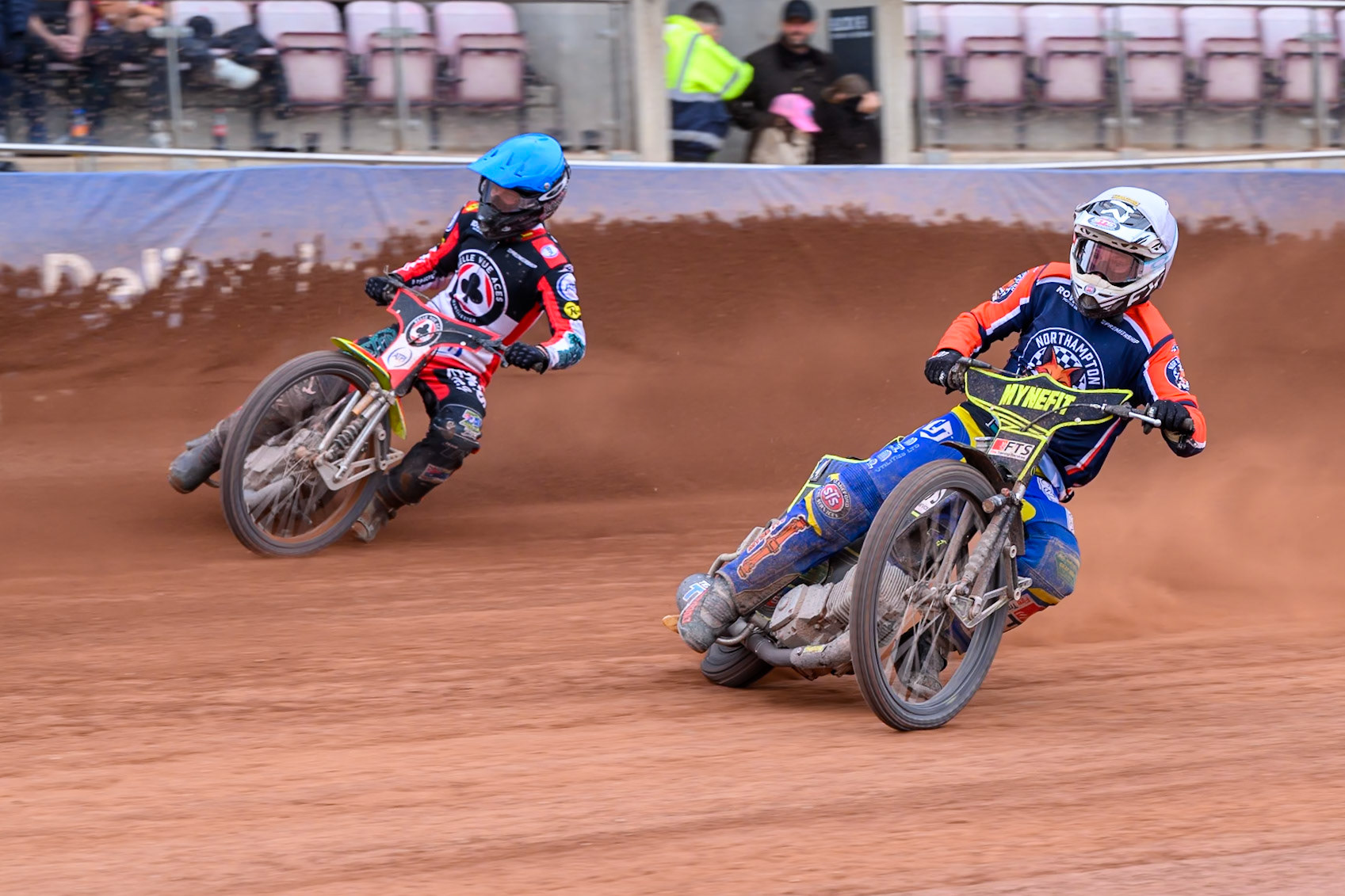 Jye Etheridge, Guest Rider for Northampton Foxes in White rides inside Tate Zischke of Belle Vue Aces in Blue during the Rowe Motor Oil Premiership match between Belle Vue Aces and Northampton Foxes at the National Speedway Stadium, Manchester on Monday 4th May 2026. (Photo: Ian Charles | MI News)