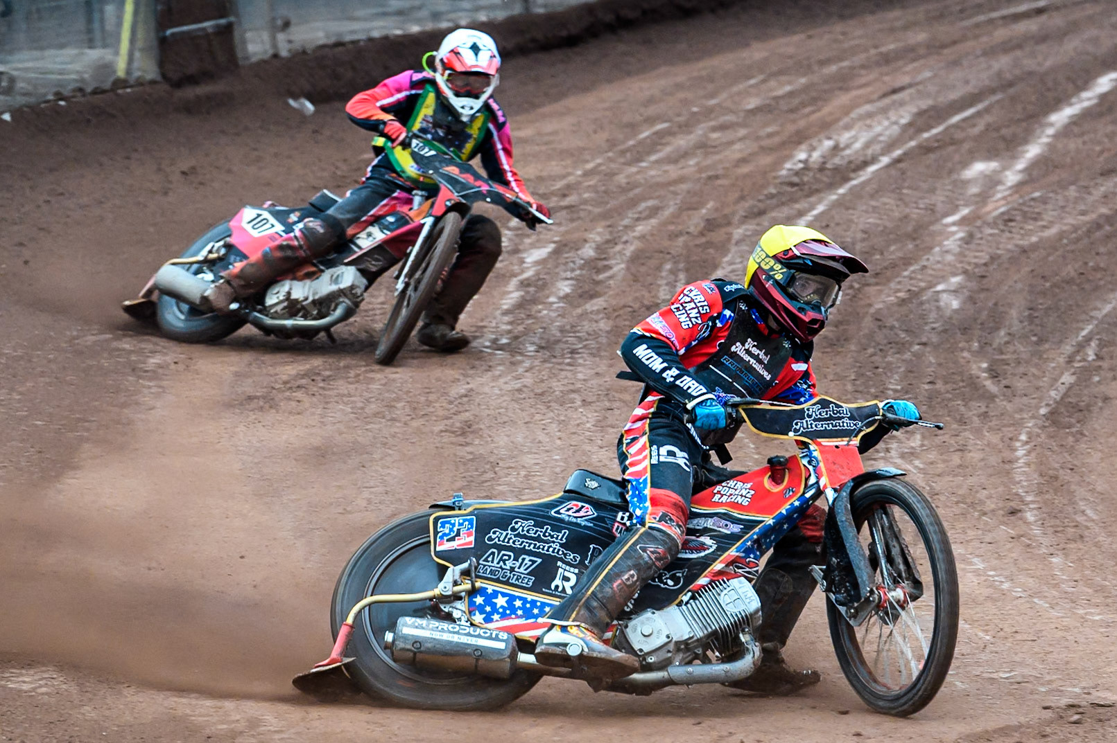 Timmy Dion of the United States in Yellow Alex Adamson of Australia in White during the FIM SGP2 Qualifying Round at the Peugeot Ashfield Stadium in Glasgow on Saturday 24th May 2025. (Photo: Ian Charles | MI News)
