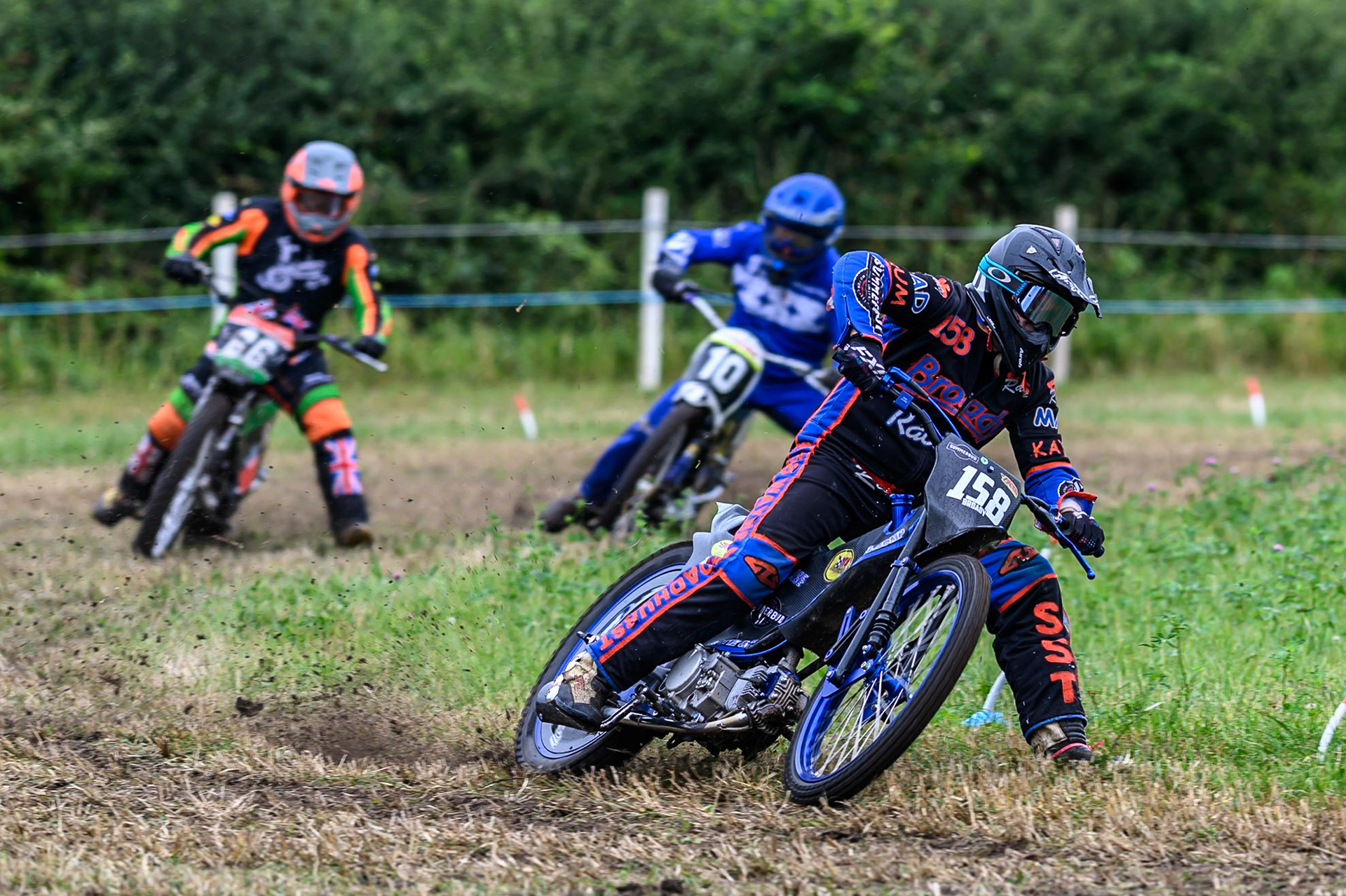Mark Broadhurst (158) leads in the GT140 Class during the ACU Northern Grass Track Riders Championship at Cheshire Grass Track Club, Frog Lane, Knutsford, Cheshire on Sunday 20th July 2025. (Photo: Ian Charles | MI News)