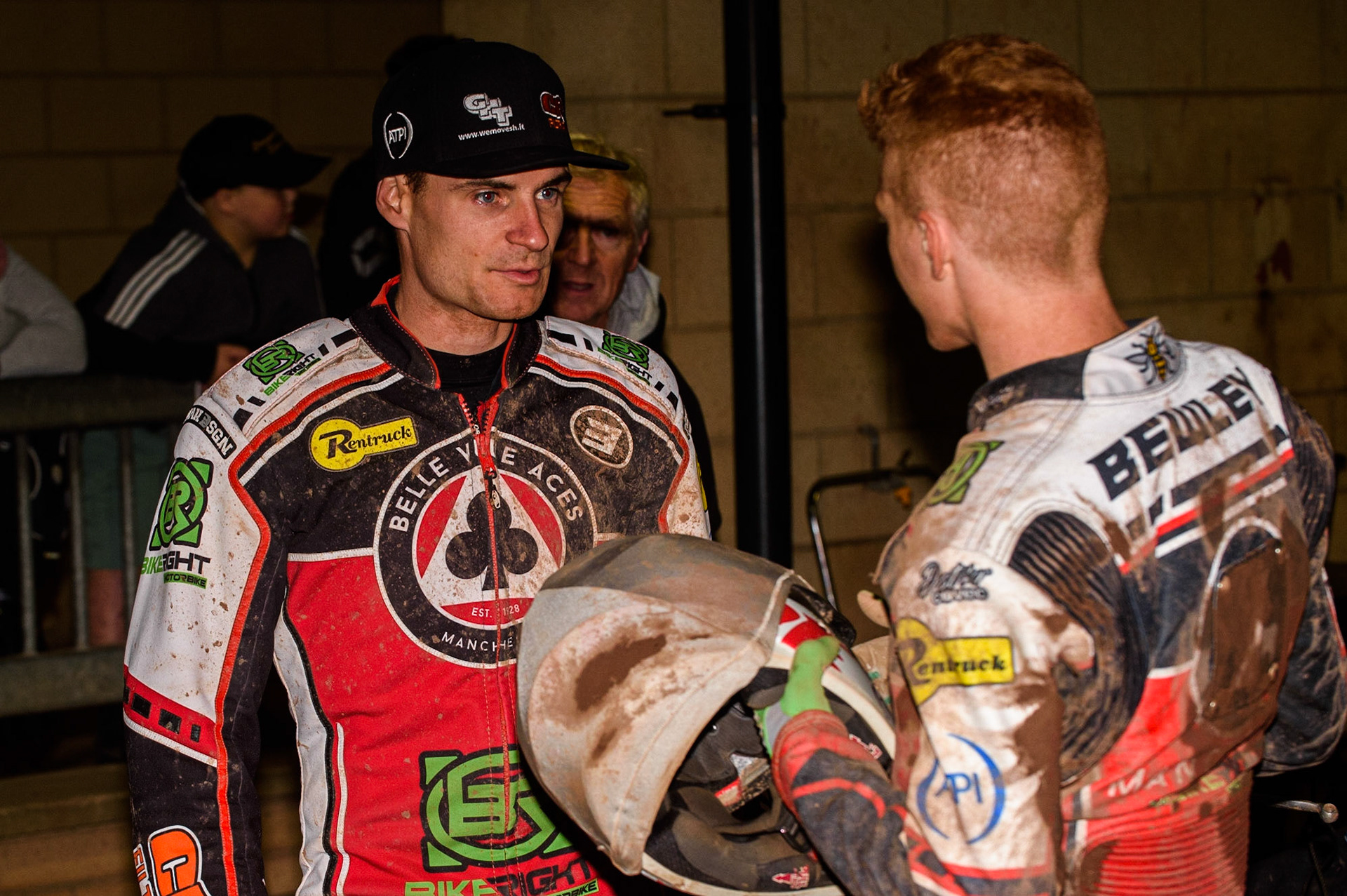 SHEFFIELD, UK. OCT 4THSteve Worrall (left) chats to Dan Bewley  during the SGB Premiership Semi Final Playoff 1st Leg between Sheffield Tigers and Belle Vue Aces at Owlerton Stadium, Sheffield on Monday 4th October 2021. (Credit: Ian Charles | MI News)