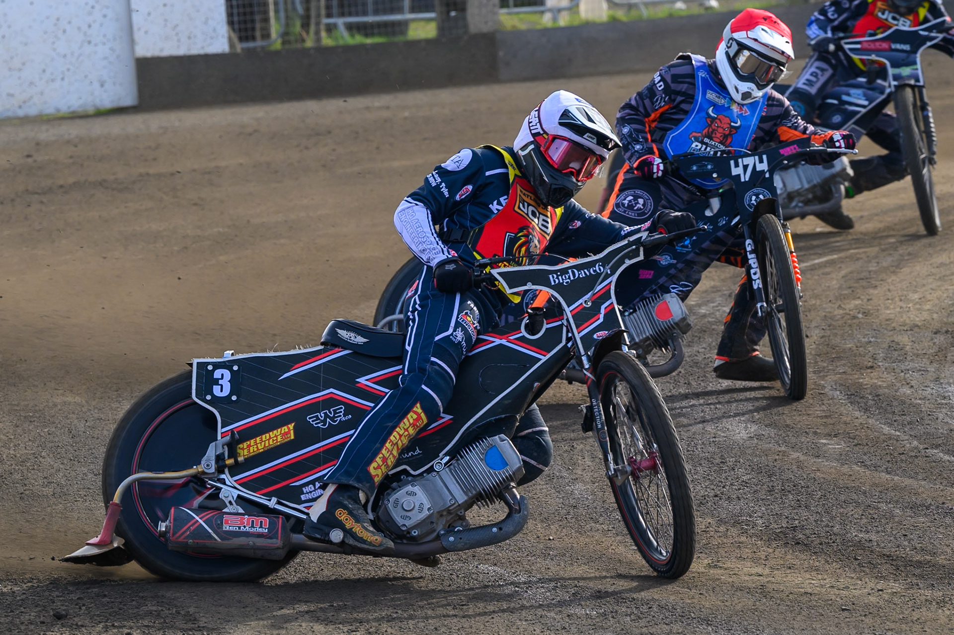 Ben Morley of Leicester Lion Cubs  in White leading Jack Roberts of Buxton Bulls in Red during the WSRA National Development League match between Buxton Bulls and Leicester Lion Cubs at Hi-Edge Speedway, Buxton on Sunday 4th October 2026. (Photo: Ian Charles | MI News)