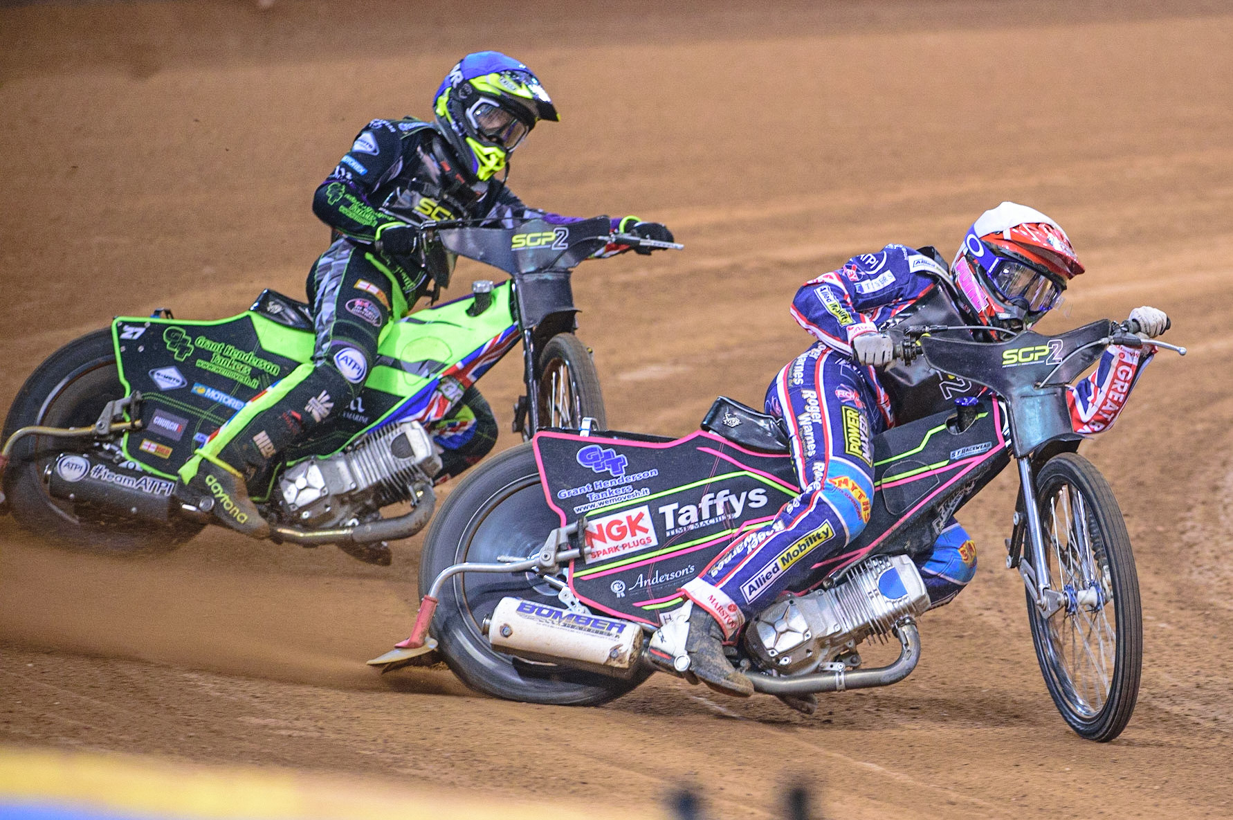 Leon Flint (Great Britain)  (White) leads Tom Brennan (Great Britain)  (Blue)during the FIM  Speedway Grand Prix  2 of Great Britain at the Principality Stadium, Cardiff on Sunday 14th August 2022. (Credit: Ian Charles | MI News)