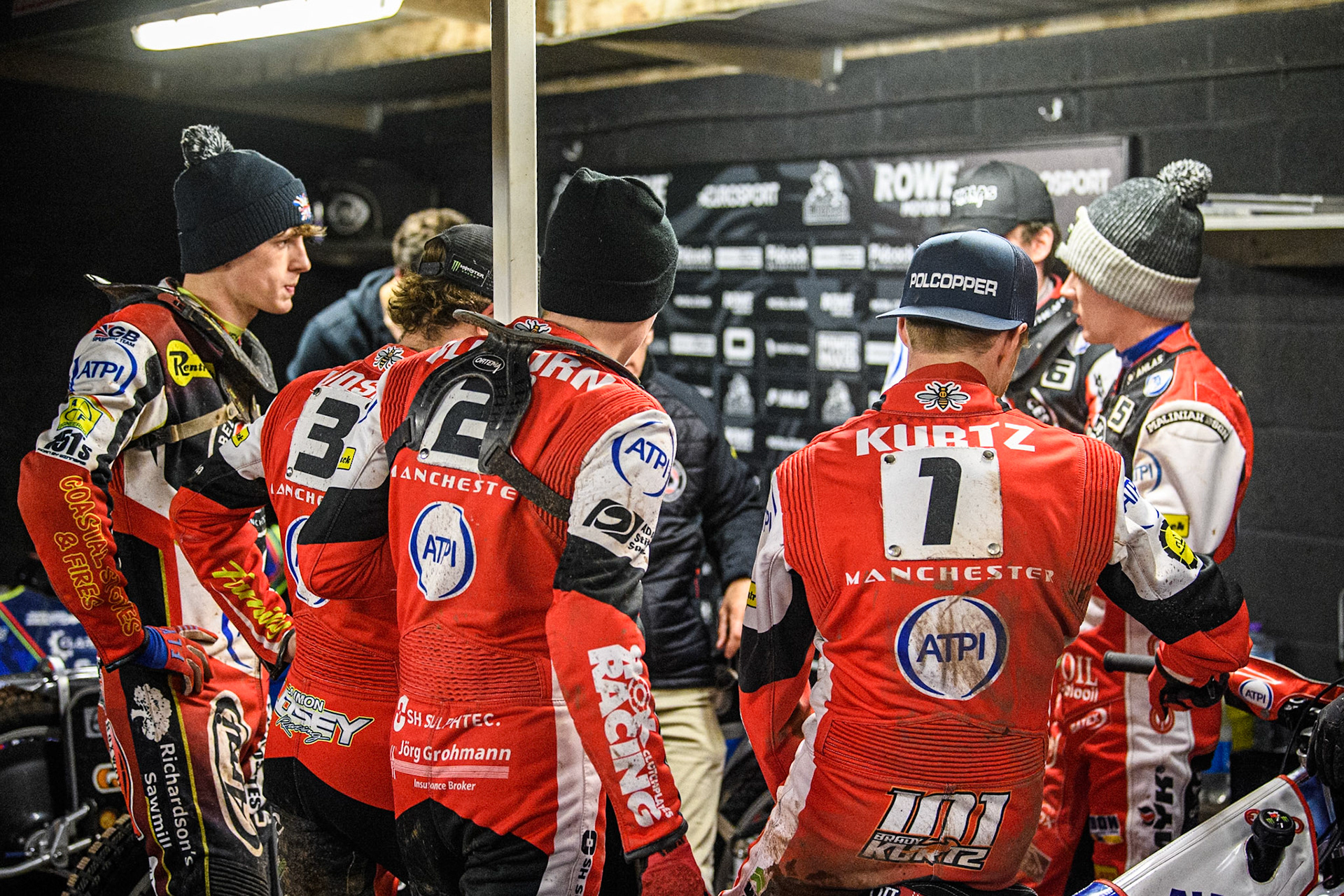 Belle Vue ATPI Aces team meeting after heat 7 during the Rowe Motor Oil Premiership Grand Final 2nd Leg between Leicester Lions and Belle Vue Aces at the Pidcock Motorcycles Arena, Leicester on Thursday 26th September 2024. (Photo: Ian Charles | MI News)