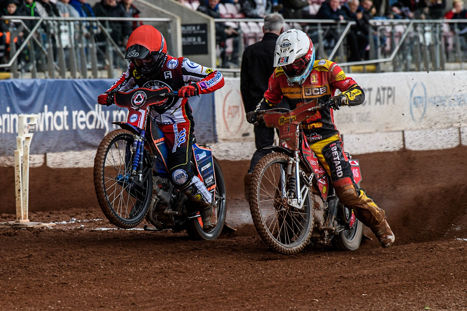 Brady Kurtz  (Red) and Max Fricke  (White) leave the start line during the SGB Premiership match between Belle Vue Aces and Leicester Lions at the National Speedway Stadium, Manchester on Monday 1st May 2023. (Photo: Ian Charles | MI News)