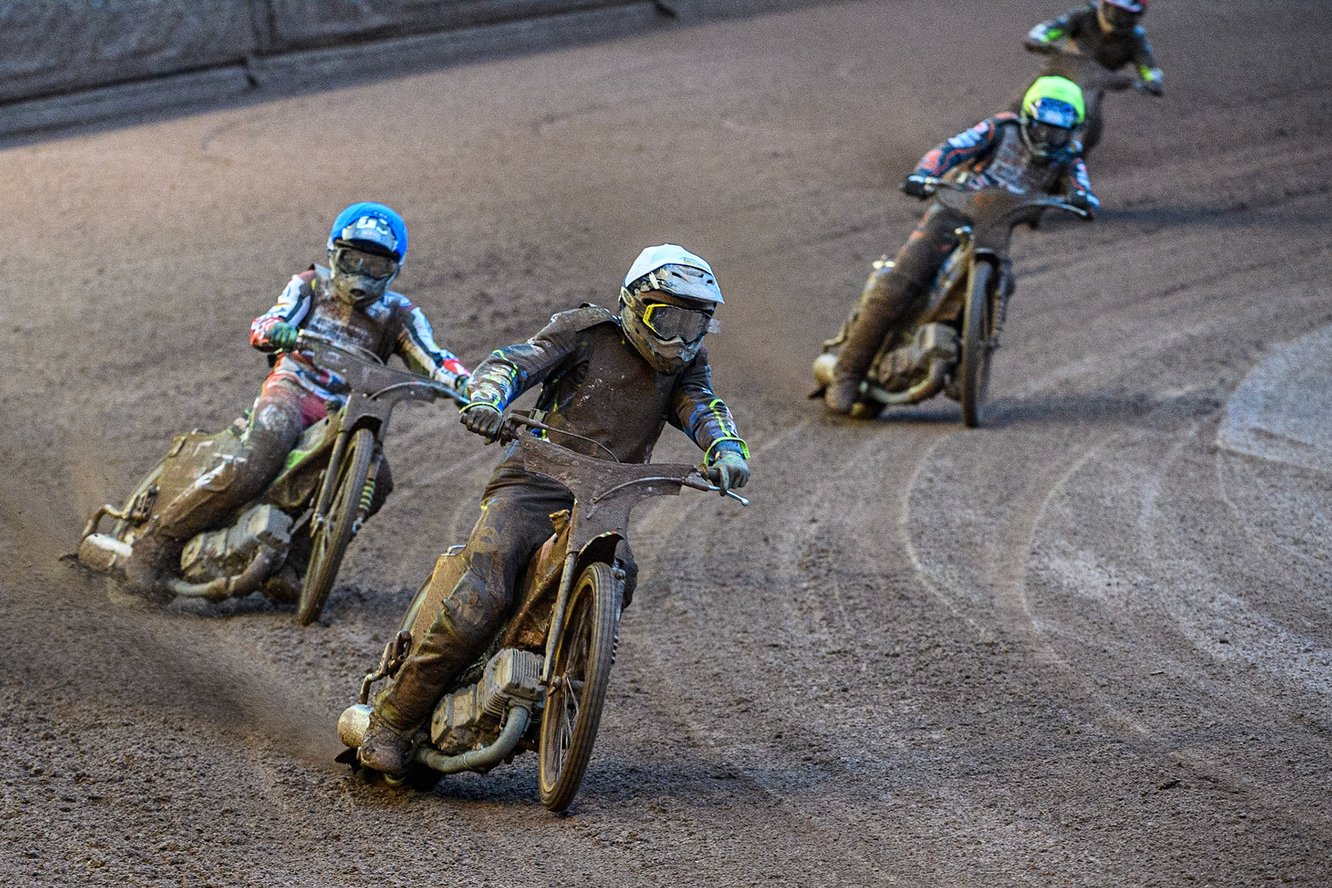 Simon Lambert (White) leads Charles Wright  (Blue) and Steve Worrall (Yellow) during the Sports Insure British Speedway Final at the National Speedway Stadium, Manchester on Monday 14th August 2023. (Photo: Ian Charles | MI News)