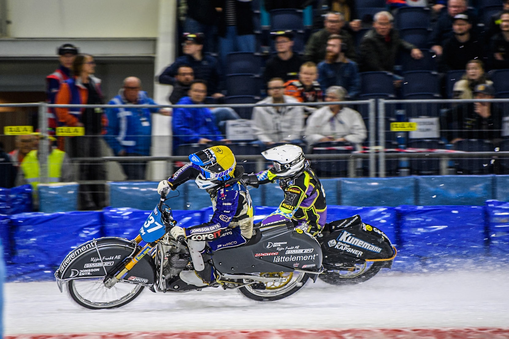 Jimmy Hörnell (237) of Sweden in Yellow rides inside Max Niedermaier  (88) of Germany in White during the FIM Ice Speedway Gladiators World Championship, Final 4 at the Ice Stadium, Thialf, Heerenveen on Sunday 6th April 2025. (Photo: Ian Charles | MI News)