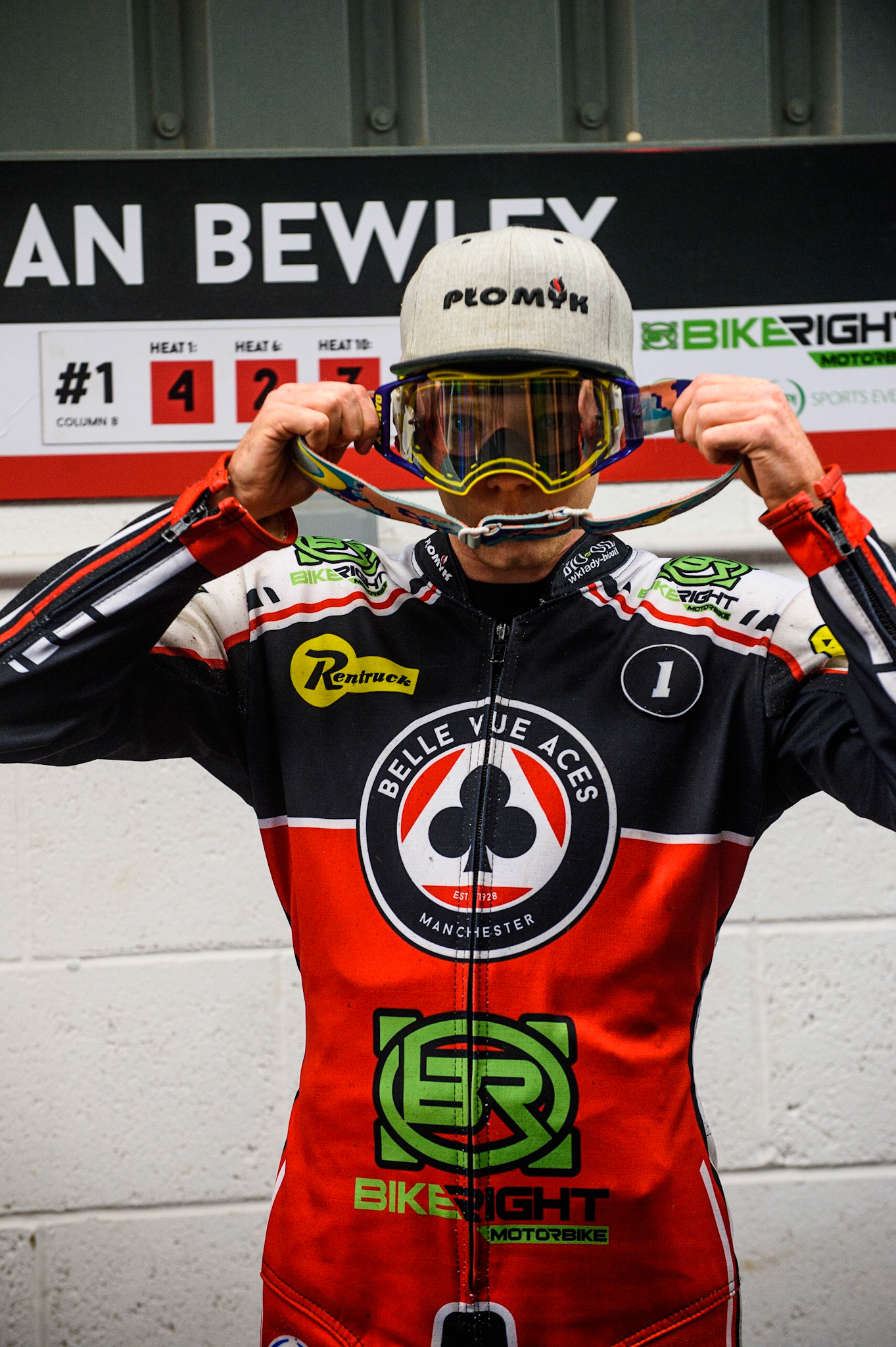 MANCHESTER UKDan Bewley checks his goggles during the SGB Premiership match between Belle Vue Aces and Ipswich Witches at the National Speedway Stadium, Manchester on Monday 2nd August 2021. (Credit: Ian Charles | MI News)