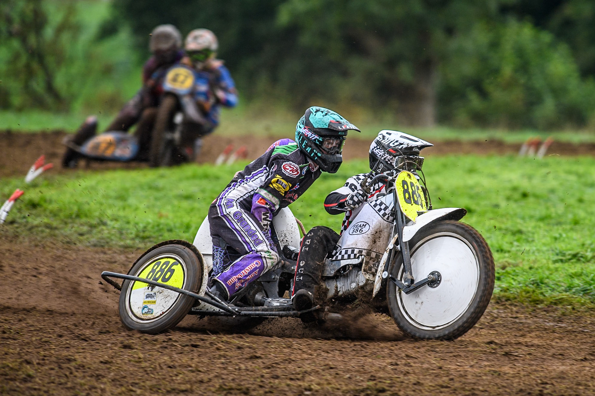 Phill Rowlands &amp; Tom Rowlands (886) win the 500cc Sidecar Final during the ACU British Upright Championships at Woodhouse Lance, Gawsworth, Cheshire on Sunday 8th September 2024. (Photo: Ian Charles | MI News)