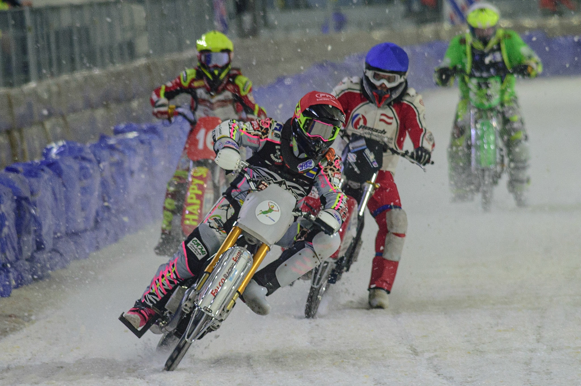 HEERENVEEN, NL. APR 1. Tom Abrahamsson (Red) leads Martin Posch (Blue), Jasper Iwema (Yellow) and Jani Kouvula (White)  during the ROLOEF THIJS BOKAAL  at Ice Rink Thialf, Heerenveen on Friday 1st April 2022. (Credit: Ian Charles | MI News)