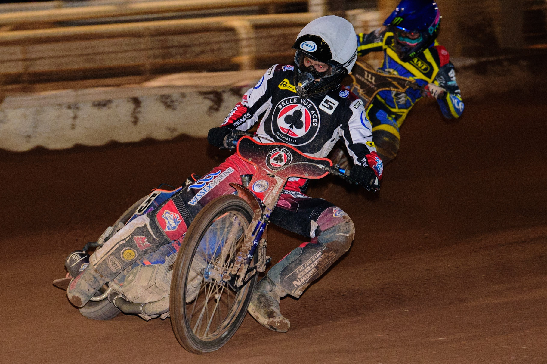 SHEFFIELD, UK. APR 14TH   Brady Kurtz  ‘(White) leads Jack Holder  (Blue) during the SGB Premiership League Cup match between Sheffield Tigers and Belle Vue Aces at Owlerton Stadium, Sheffield on Thursday 14th April 2022. (Credit: Ian Charles | MI News)