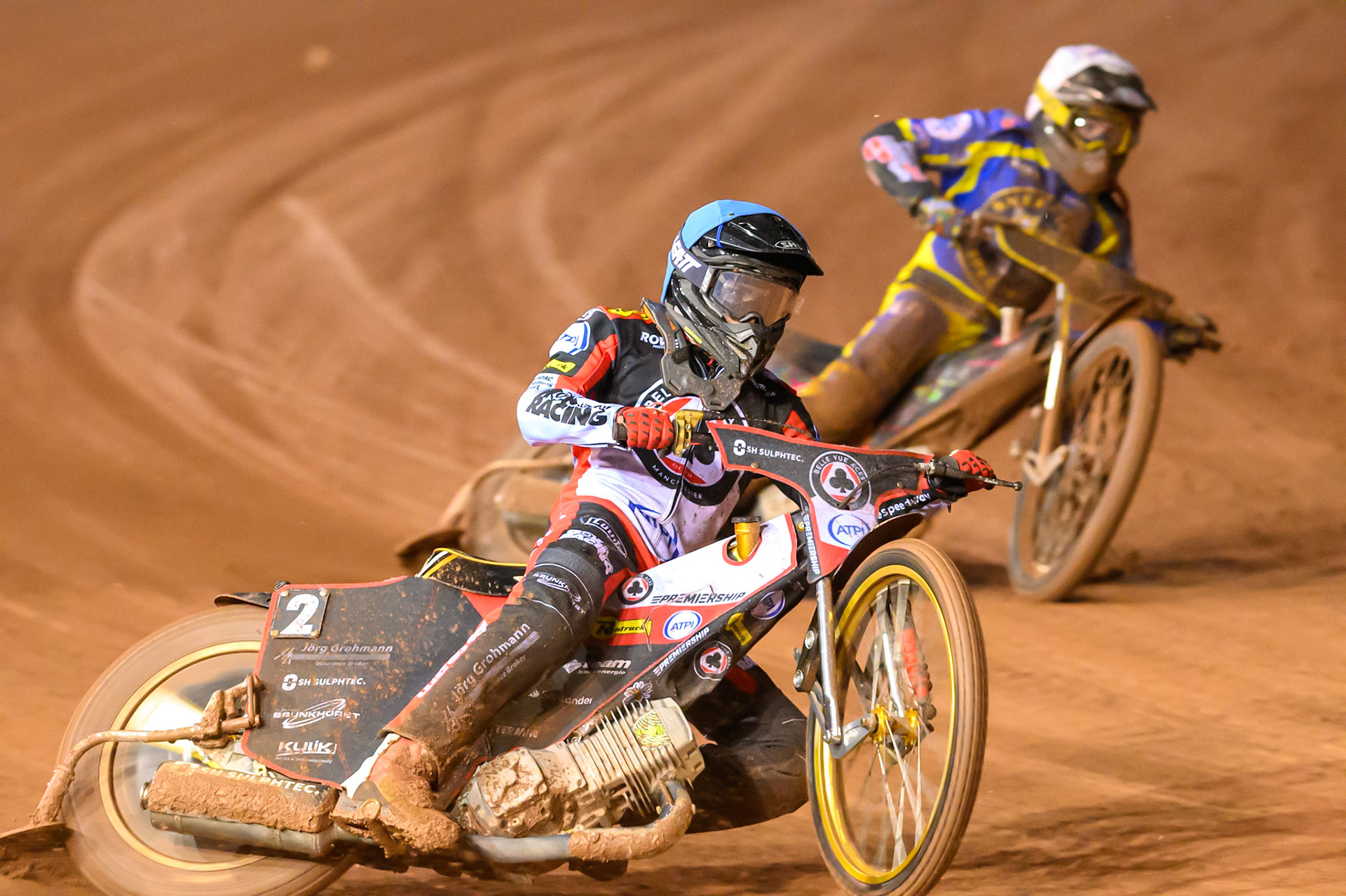 Norick Blodorn of Belle Vue Aces in Blue leading Josh Pickering of Sheffield Tigers in White during the Rowe Motor Oil Premiership Grand Final 2nd Leg between Belle Vue Aces and Sheffield Tigers at the National Speedway Stadium, Manchester on Friday 16th October 2026. (Photo: Ian Charles | MI News)