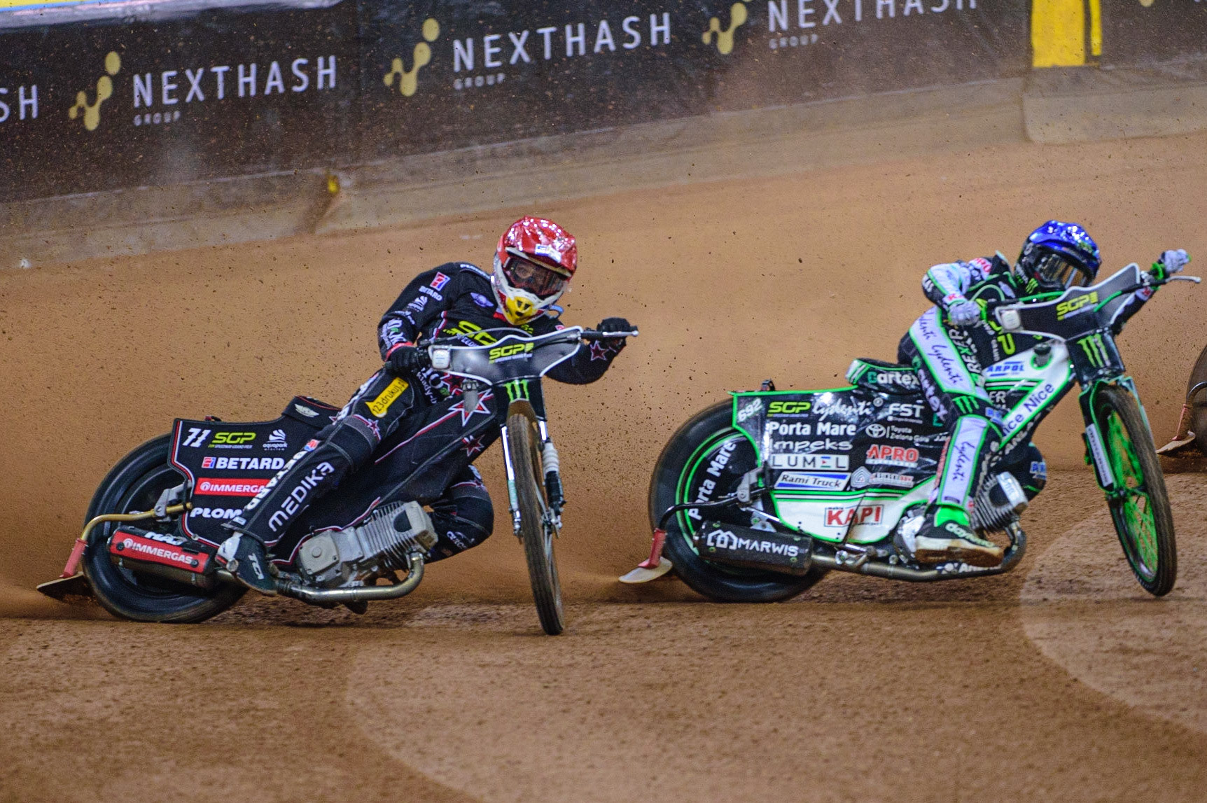 Patryk Dudek (692) (Blue) inside \Maciej Janowski (71) (Red) during the FIM  Speedway Grand Prix of Great Britain at the Principality Stadium, Cardiff on Saturday 13th August 2022. (Credit: Ian Charles | MI News