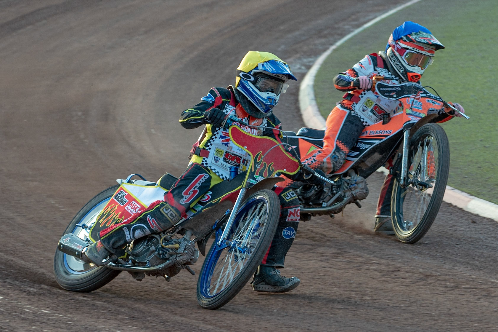 Photo: Ian Charles

Max James (Yellow) outside Ben Trigger (Blue)

Summer Speed Saturday & British Youth Speedway Championship Round 5, National Speedway Stadium, Manchester, Saturday 22 June 2019