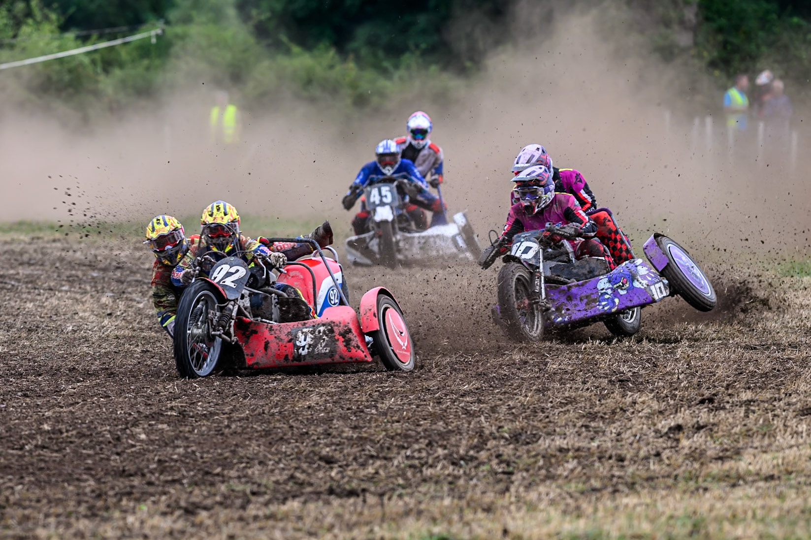 1000cc Sidecar action during the ACU Northern Grass Track Riders Championship at Cheshire Grass Track Club, Frog Lane, Knutsford, Cheshire on Sunday 20th July 2025. (Photo: Ian Charles | MI News)
