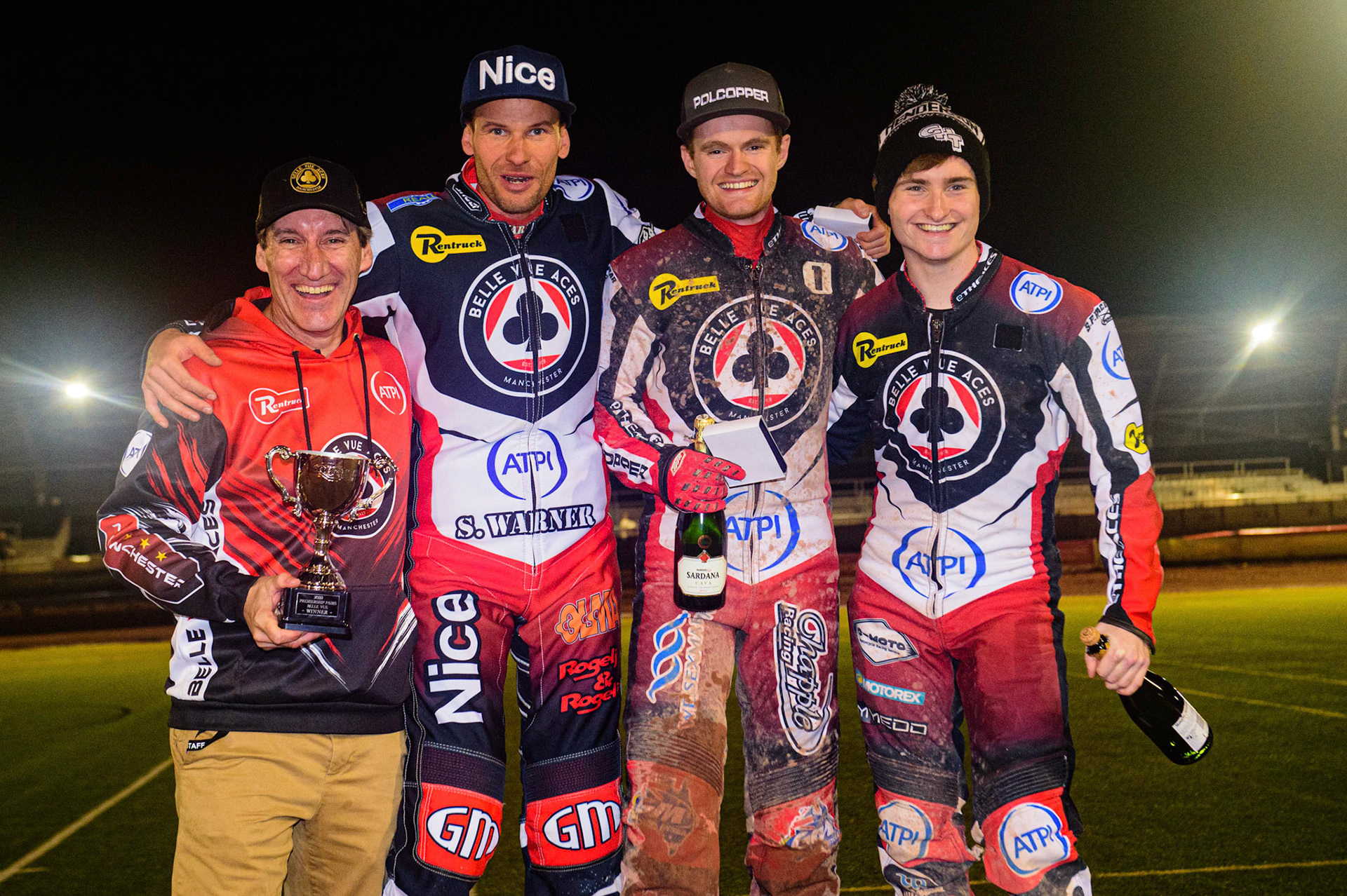 Belle Vue Aces - Winners in  Manchester (l-r) Mark Lemon (manager), Matej Zagar, Brady Kurtz,Tom Brennan Brady Kurtz (Red) leads team mate Matej Zagar \b and Jack Holder (White) during the Grant Henderson Pairs at the National Speedway Stadium, Manchester on Thursday 27th October 2022. (Credit: Ian Charles | MI NEWS)