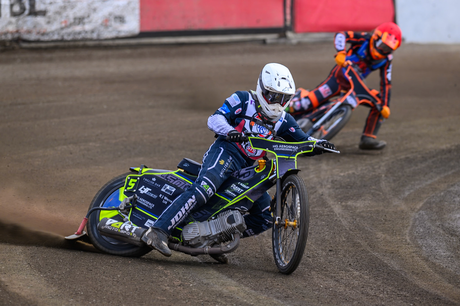 Nathan Ablitt of Middlesborough Tigers in White leading Jack Smith of Buxton Bulls in Red during the WSRA National Development League match  between Buxton Bulls and Middlesborough Tigers at Hi-Edge Speedway, Buxton on Sunday 16th August 2026. (Photo: Ian Charles | MI News)