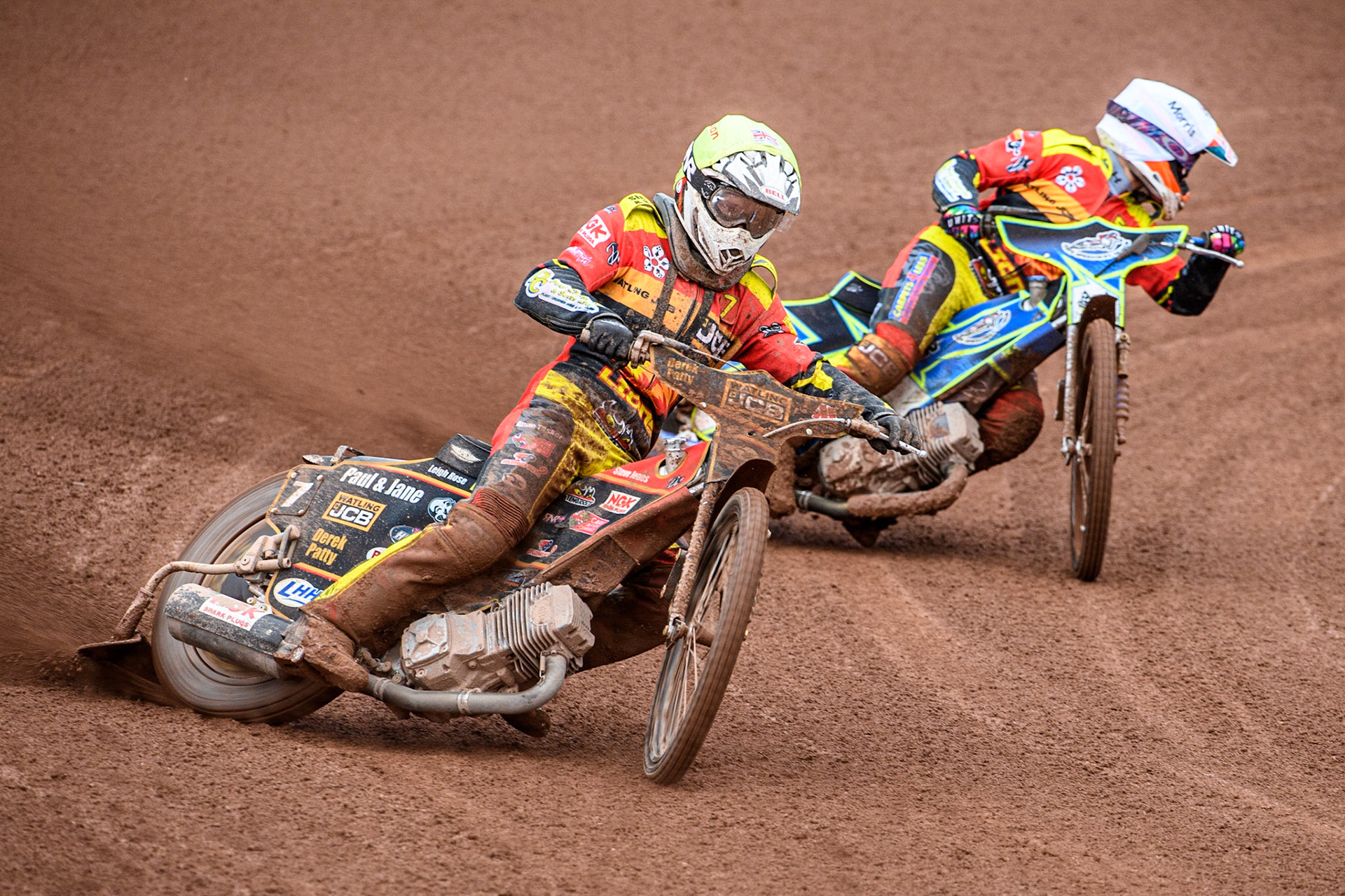 Dan Thompson  (Yellow) leads Nick Morris  (White) during the SGB Premiership match between Belle Vue Aces and Leicester Lions at the National Speedway Stadium, Manchester on Monday 1st May 2023. (Photo: Ian Charles | MI News)