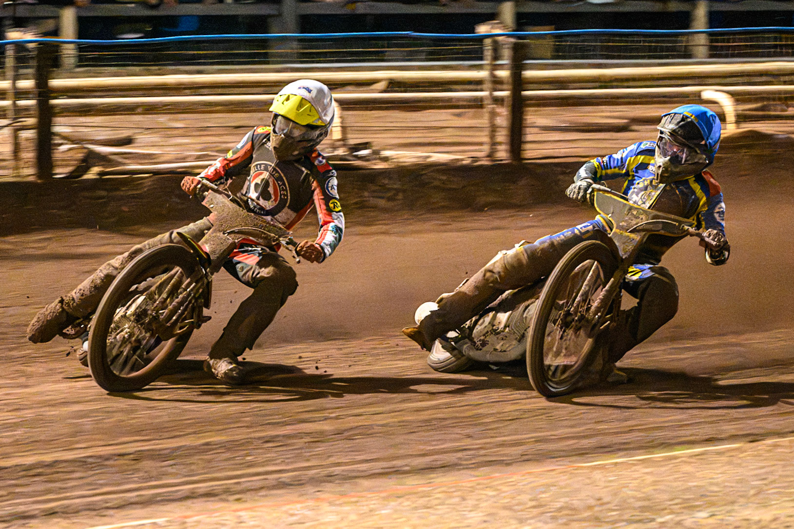 Tate Zischke of Belle Vue Aces in White leading Luke Killeen of Sheffield Tigers in Blue during the Rowe Motor Oil Premiership Grand Final 1st Leg match between Sheffield Tigers and Belle Vue Aces at Owlerton Stadium, Sheffield on Monday 12th October 2026. (Photo: Ian Charles | MI News)
