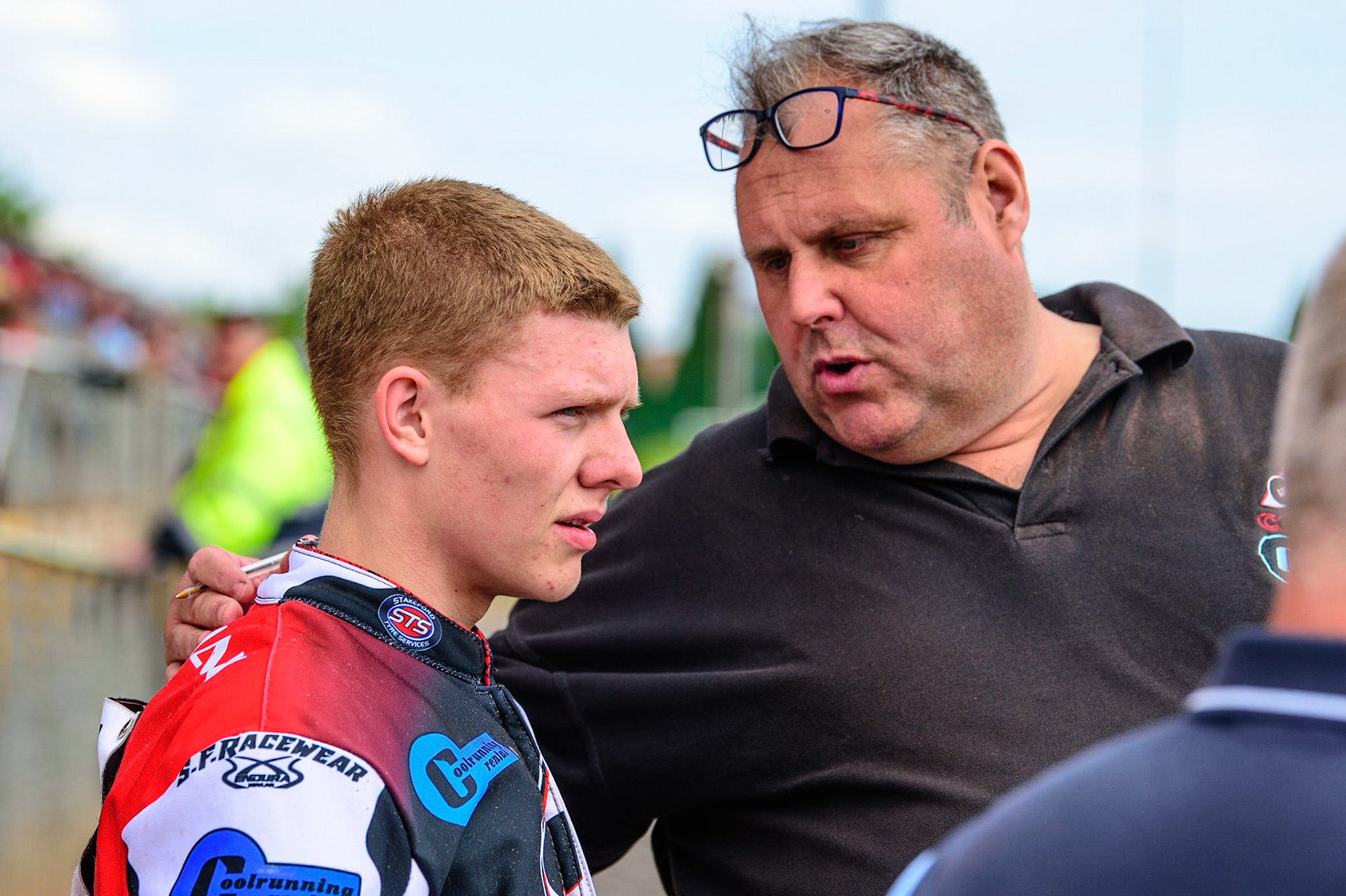 MANCHESTER, UK.  JUN 3RD  Steve Williams (right) chats with Archie Freeman  during the National Development League match between Belle Vue Colts and Oxford Chargers at the National Speedway Stadium, Manchester on Friday 3rd June 2022. (Credit: Ian Charles | MI News)