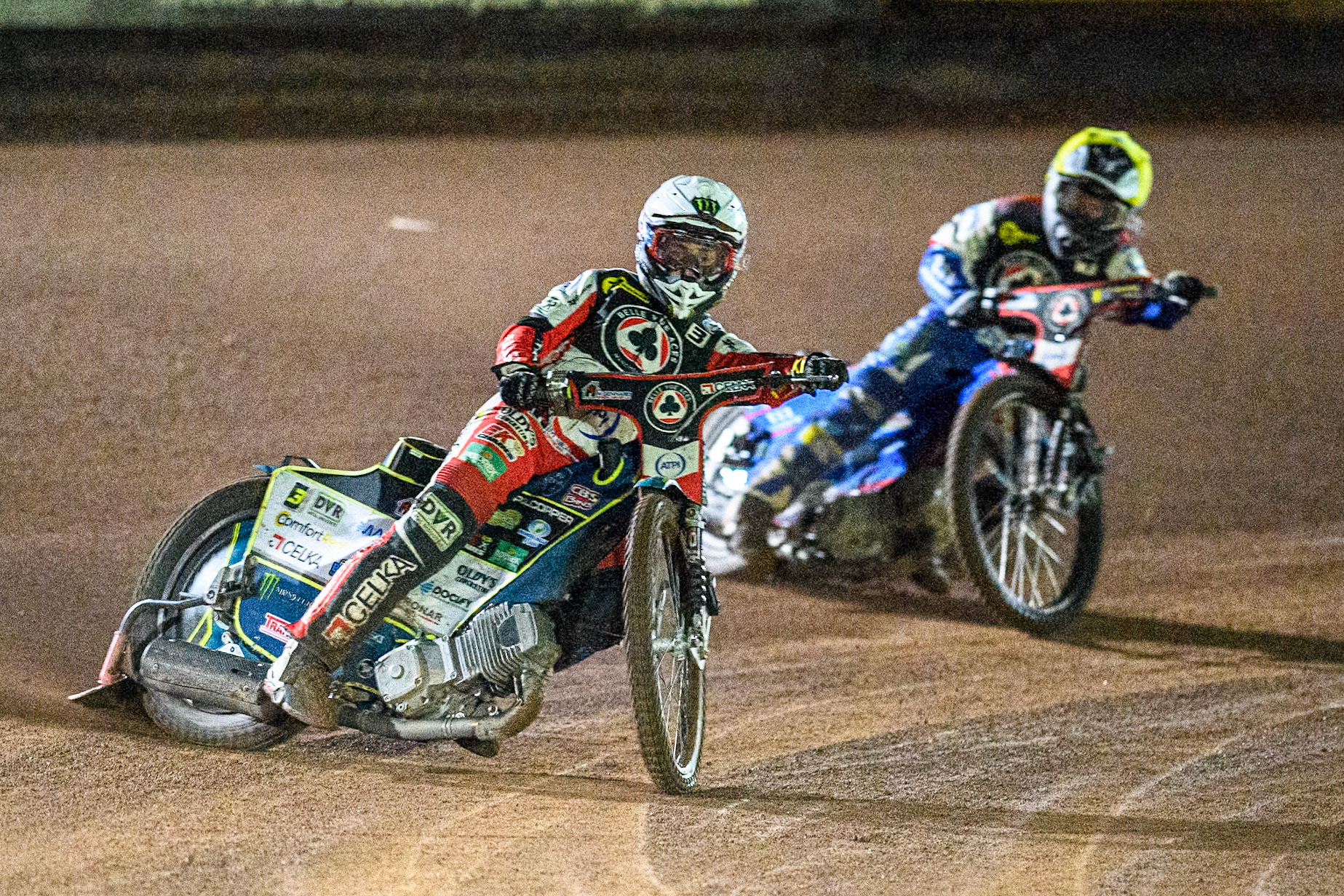 Belle Vue Aces' Jaimon Lidsey in White leading team mate Ben Cook during the Rowe Motor Oil Premiership Grand Final 2nd Leg between Leicester Lions and Belle Vue Aces at the Pidcock Motorcycles Arena, Leicester on Thursday 26th September 2024. (Photo: Ian Charles | MI News)