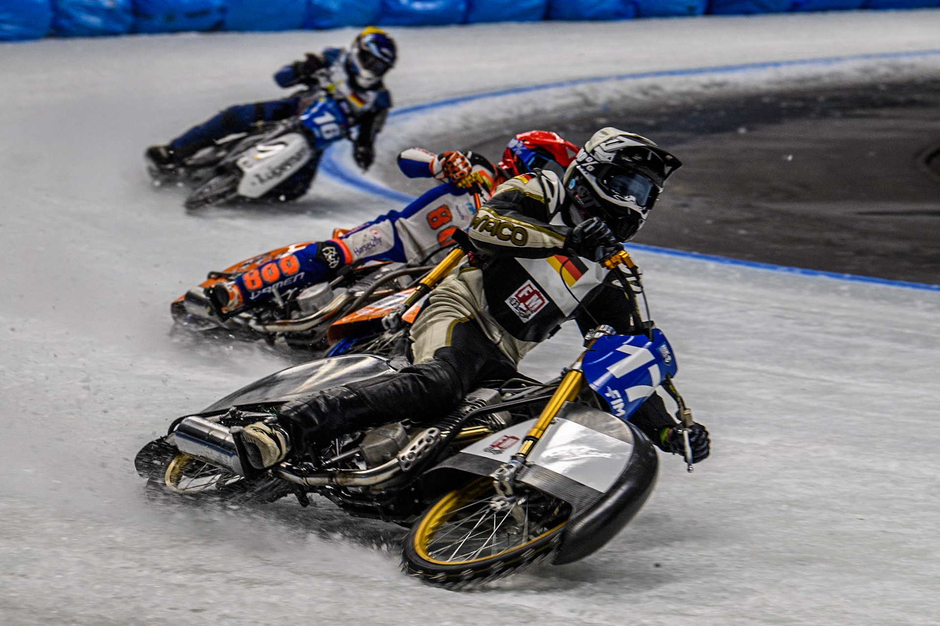Reserve Franz Mayerbüchler (17) of Germany in White leading Jasper Iwema (800) of The Netherlands in Red and Wild Card Reinhard Greisel (16) of Germany in Yellow during the Ice Speedway Gladiators World Championship Final 2 at Max-Aicher-Arena, Inzell on Sunday 16th March 2025. (Photo: Ian Charles | MI News)