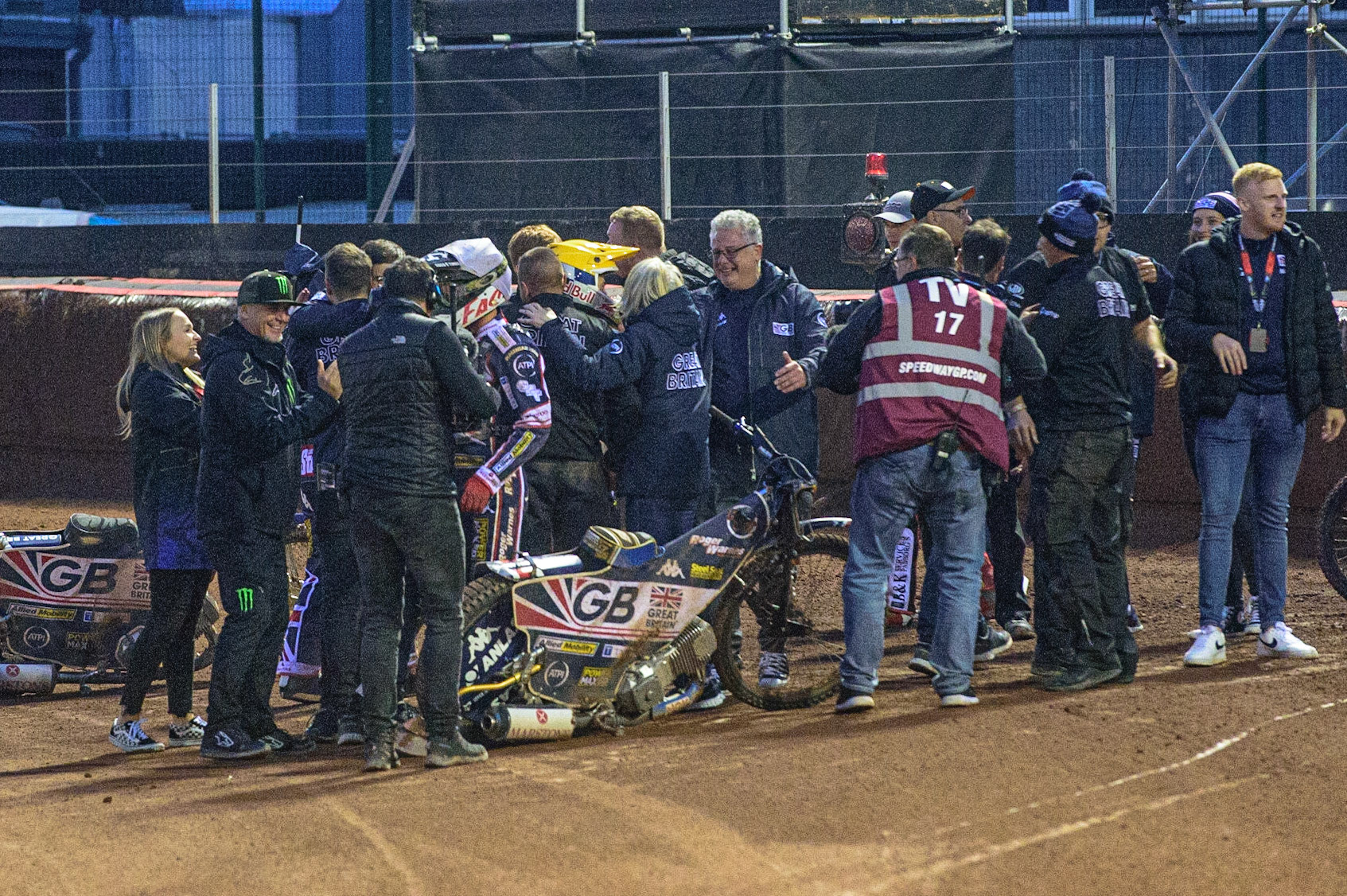 MANCHESTER, UK. OCT 17TH Team GB celebrate with their support team during the Monster Energy FIM Speedway of Nations at the National Speedway Stadium, Manchester on Sunday  17th October 2021. (Credit: Ian Charles | MI News)