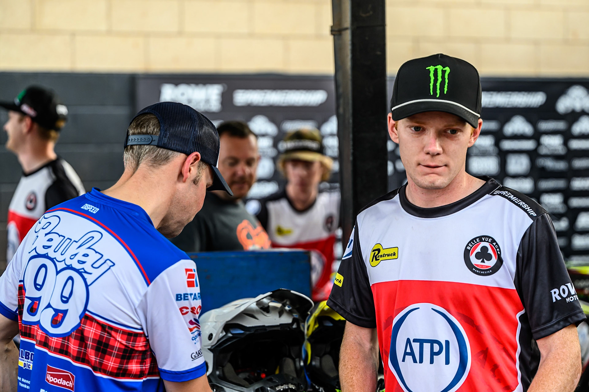 Dan Bewley of Belle Vue Aces  (Right) with his mechanic Andy Mellish during the Rowe Motor Oil Premiership match between Sheffield Tigers and Belle Vue Aces at Owlerton Stadium, Sheffield on Monday 11th August 2025. (Photo: Ian Charles | MI News)