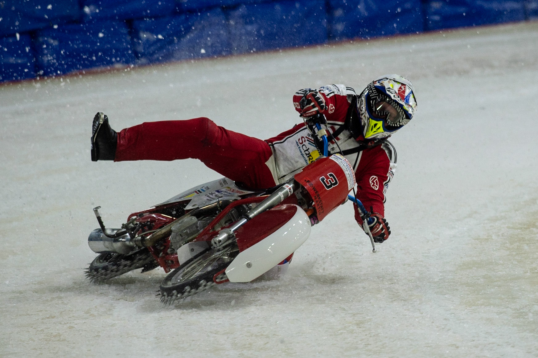 Photo: Ian Charles

Kevin Arzl gets into difficulty and falls 

Roelof Thijs Bokaal, Ice Rink Thialf, Heerenveen, Netherlands Friday  29  March  2019