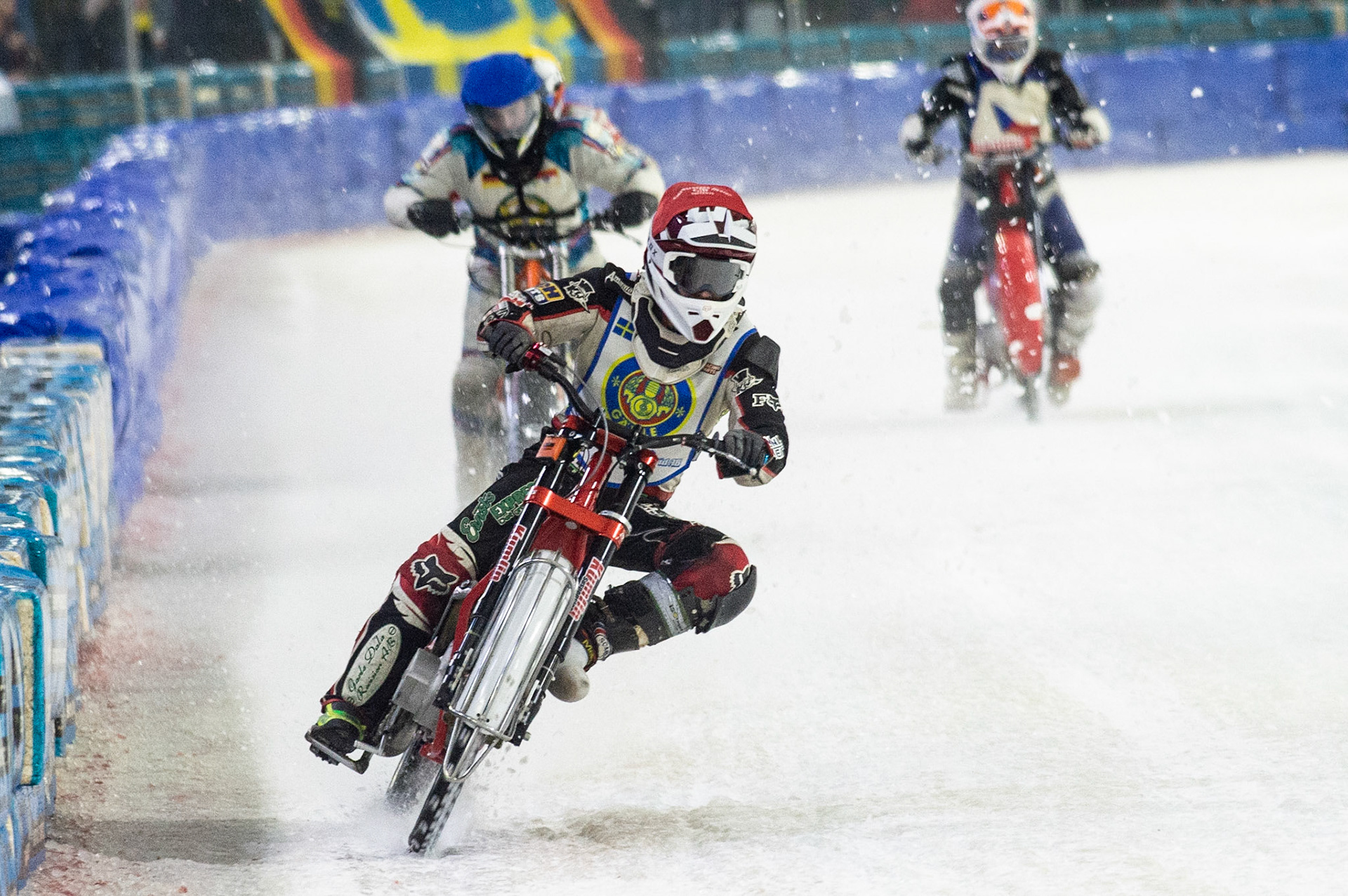 Photo: Ian Charles

Andreas Lindblom (Red) leads Marc Geyer (Blue) and David Lizák (White)

Roelof Thijs Bokaal, Ice Rink Thialf, Heerenveen, Netherlands Friday  29  March  2019