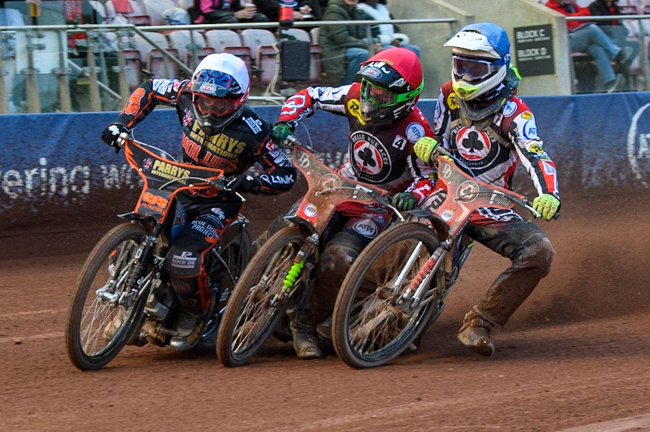 Steve Worrall (White), Charles Wright (Red) and Jake Mulford (Blue) hit the same point on the track during the Sports Insure Premiership Knock Out Cup Quarter Final 2nd Leg between Belle Vue Aces and Wolverhampton Wolves at the National Speedway Stadium, Manchester on Thursday 18th May 2023. (Photo: Ian Charles | MI News)