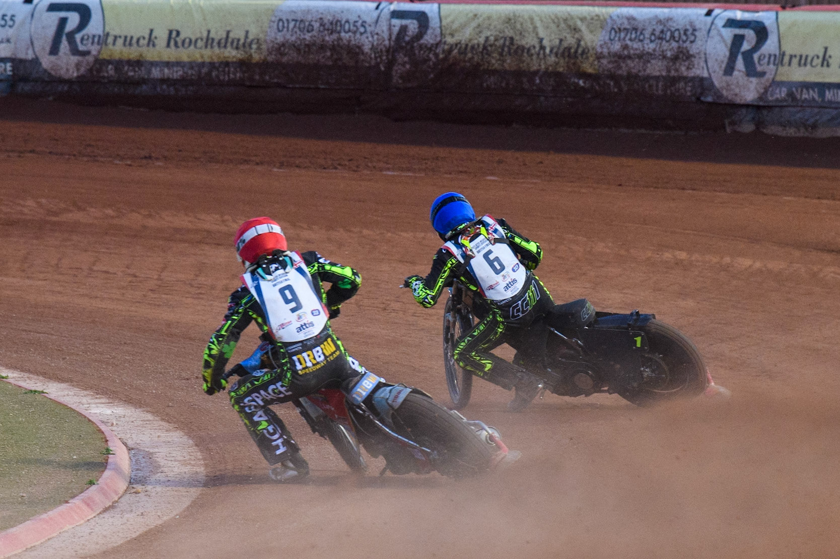 Drew Kemp in Red chases Craig Cook in Blue during the Attis Insurance Sports Division British Final at the National Speedway Stadium, Manchester on Monday 12th May 2025. (Photo: Ian Charles | MI News)