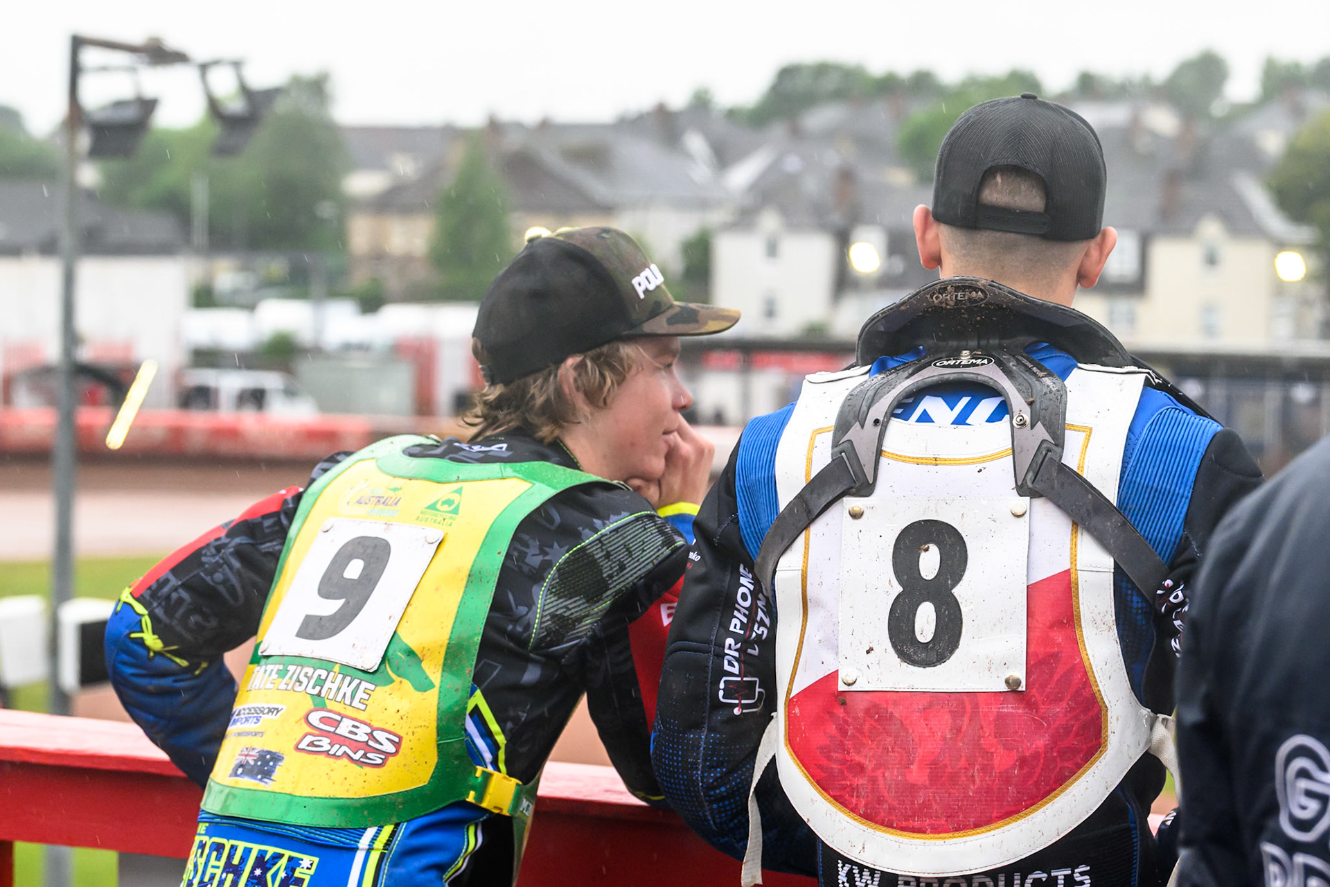 Tate Zischke of Australia (Left) chats with Antoni Mencel of Poland during the FIM SGP2 Qualifying Round at the Peugeot Ashfield Stadium in Glasgow on Saturday 24th May 2025. (Photo: Ian Charles | MI News)