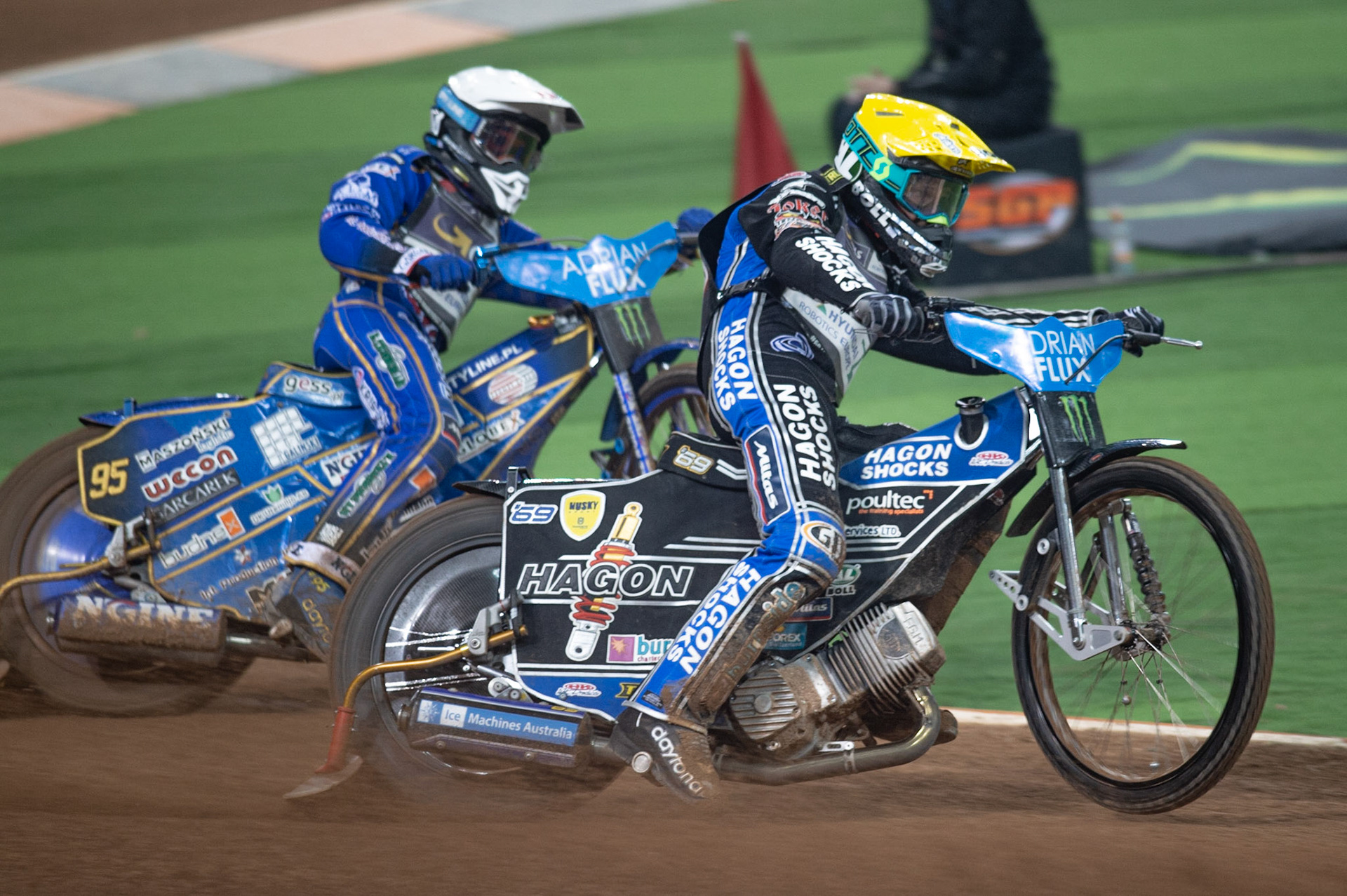 CARDIFF,WALES  Jason Doyle (Yellow) leads Bartoz Zmarzlik (White) during the ADRIAN FLUX BRITISH FIM SPEEDWAY GRAND PRIX at the Principality Stadium, Cardiff on Saturday 21st September 2019. (Credit: Ian Charles | MI News)