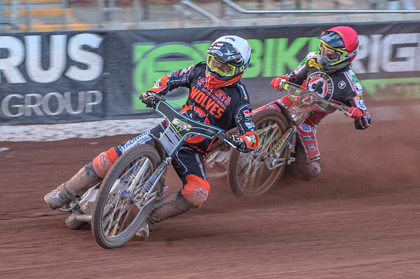 MANCHESTER, UK. JULY 15TH   Ryan Douglas  (White) leads Charles Wright  (Red) during the SGB Premiership match between Belle Vue Aces and Wolverhampton Wolves at the National Speedway Stadium, Manchester on Thursday 15th July 2021. (Credit: Ian Charles | MI News)