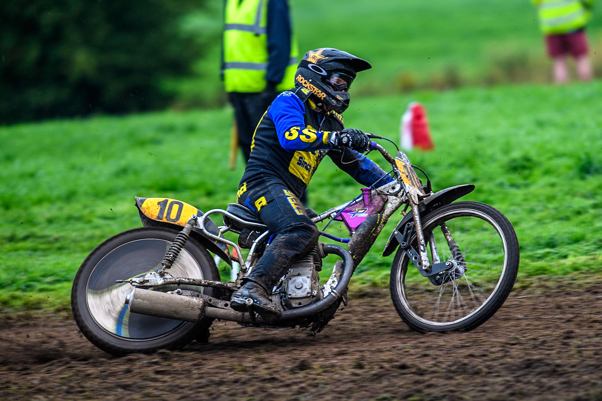 Tony Atkin (10) leading in the 500cc Upright Class during the ACU British Upright Championships at Woodhouse Lance, Gawsworth, Cheshire on Sunday 8th September 2024. (Photo: Ian Charles | MI News)