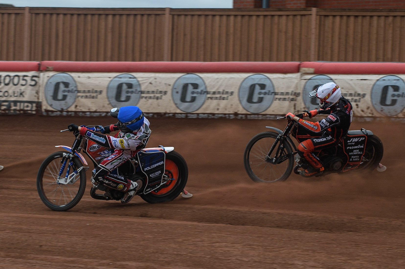MANCHESTER, UK. AUGUST 30TH Brady Kurtz  (Blue) leads Sam Masters  (White) during the SGB Premiership match between Belle Vue Aces and Wolverhampton Wolves at the National Speedway Stadium, Manchester on Monday 30th August 2021. (Credit: Ian Charles | MI News)