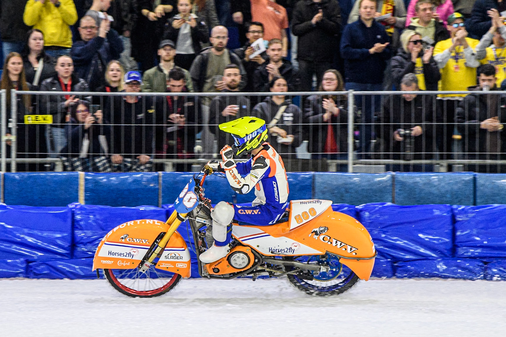Jasper Iwema (800) of The Netherlands waves to the crowd after his heat win during the FIM Ice Speedway Gladiators World Championship, Final 3 at the Ice Stadium, Thialf, Heerenveen on Saturday 5th April 2025. (Photo: Ian Charles | MI News)
