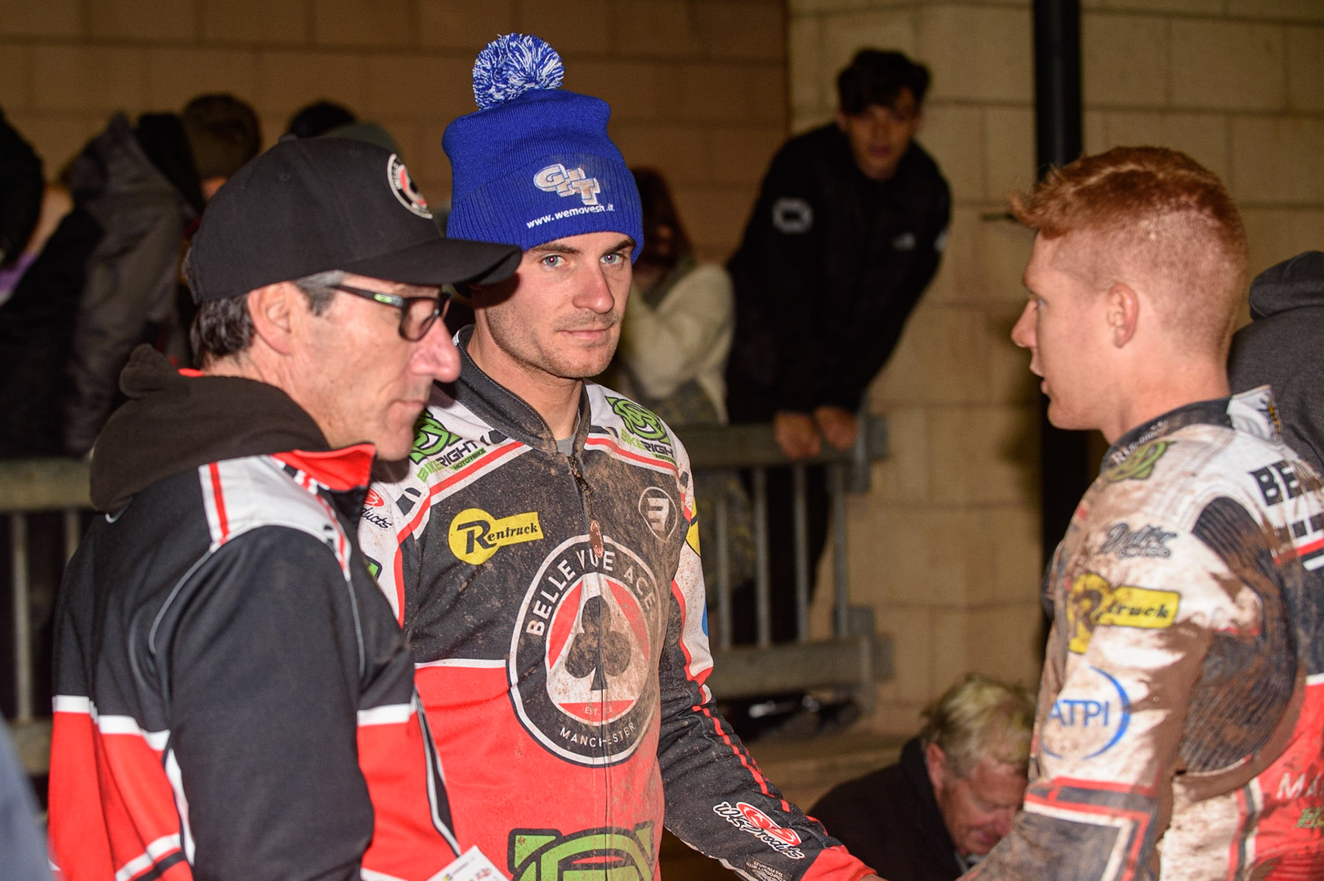 SHEFFIELD, UK. OCT 4THDan Bewley  (right) explains what happened in his fall to Mark Lemon (left) and Steve Worrall   during the SGB Premiership Semi Final Playoff 1st Leg between Sheffield Tigers and Belle Vue Aces at Owlerton Stadium, Sheffield on Monday 4th October 2021. (Credit: Ian Charles | MI News)
