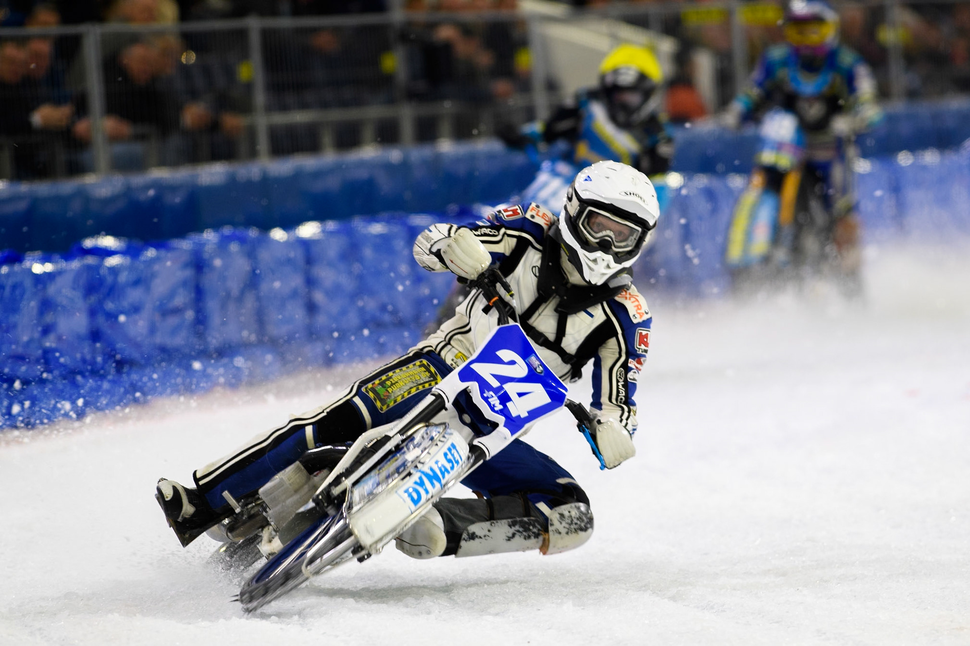 Max Koivula (24) of Finland leading the final heat during the FIM Ice Speedway Gladiators World Championship, Final 3 at the Ice Stadium, Thialf, Heerenveen on Saturday 5th April 2025. (Photo: Ian Charles | MI News)