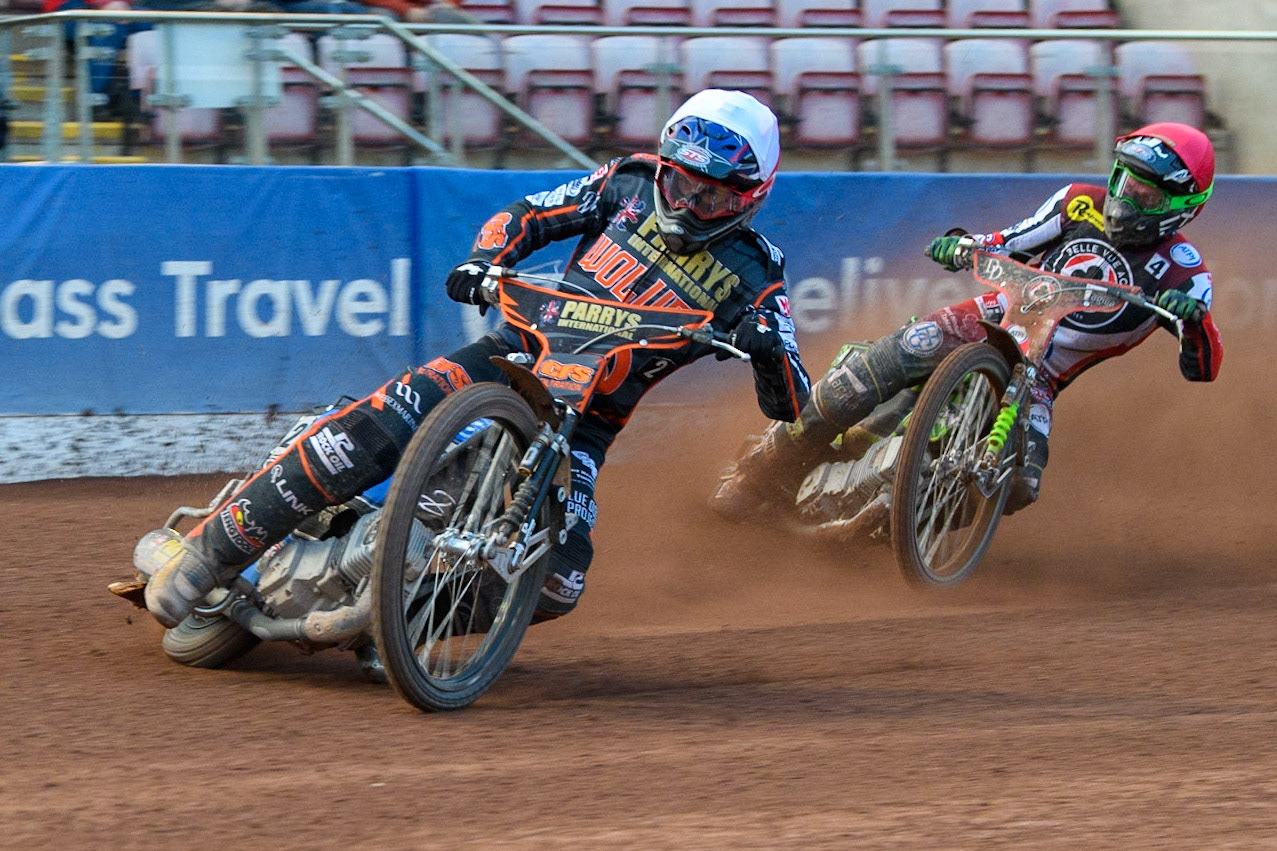 \bv2\ (White) leads Charles Wright (Red) during the Sports Insure Premiership Knock Out Cup Quarter Final 2nd Leg between Belle Vue Aces and Wolverhampton Wolves at the National Speedway Stadium, Manchester on Thursday 18th May 2023. (Photo: Ian Charles | MI News)