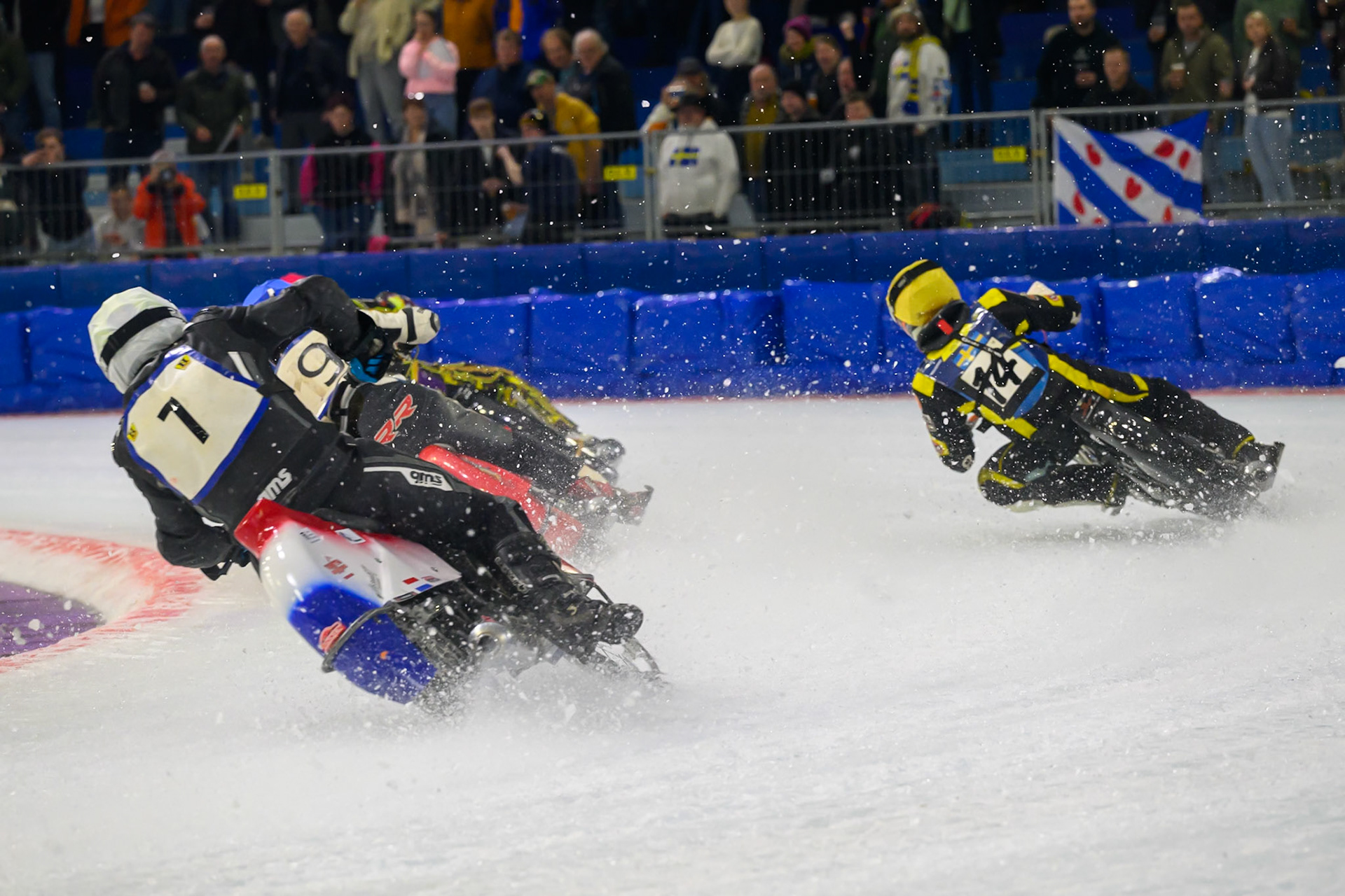 Aron Schokker of The Netherlands  in White chases David Lizák of Czechia in Blue and Tobias Nordkvist of Sweden  in Yellow during the ROELOF THIJS BOKAAL at Ice Rink Thialf, Heerenveen on Friday 10th April 2026.  (Photo: Ian Charles | MI News)