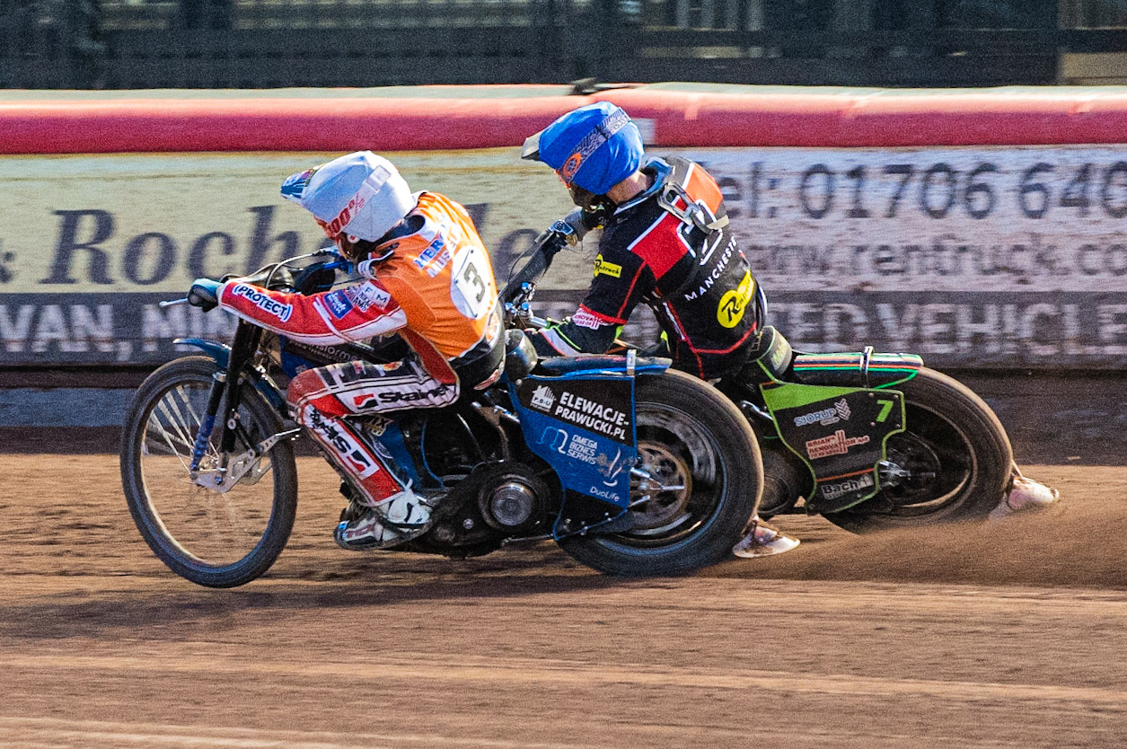 Photo by Ian Charles

Tobias Musielak  (White) battles with Nikolaj Busk Jakobsen (Blue)


Belle Vue Aces v Swindon Robins, British Speedway Premiership, Belle Vue National Speedway Stadium, Manchester, Monday 12  August  2019