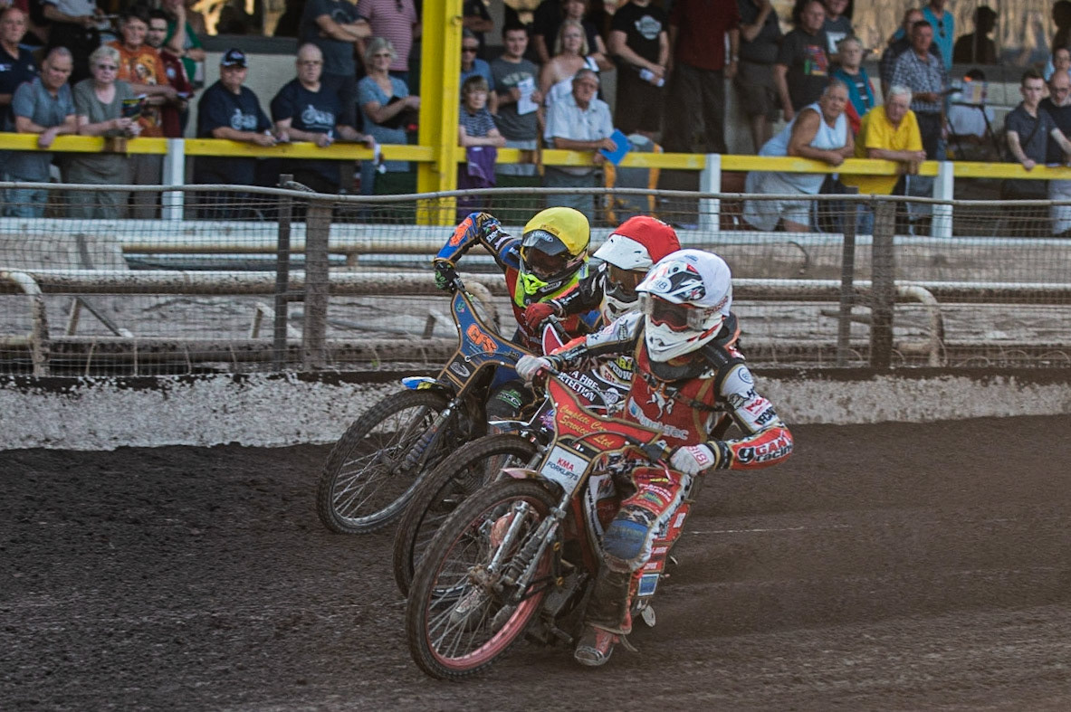 Photo by Ian Charles:

KENT  v ISLE OF WIGHT 
Drew Kemp  (White) and Anders Rowe (Yellow) go either side of Ben Morley  (Red)


National League Best pairs Championship, Owlerton Stadium, Sheffield, 25 August 2019