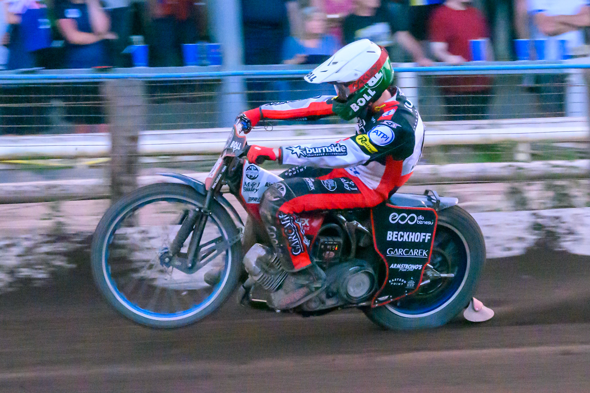 Brady Kurtz of Belle Vue Aces picks up some drive during the Rowe Motor Oil Premiership match between Sheffield Tigers and Belle Vue Aces at Owlerton Stadium, Sheffield on Monday 25th May 2026. (Photo: Ian Charles | MI News)