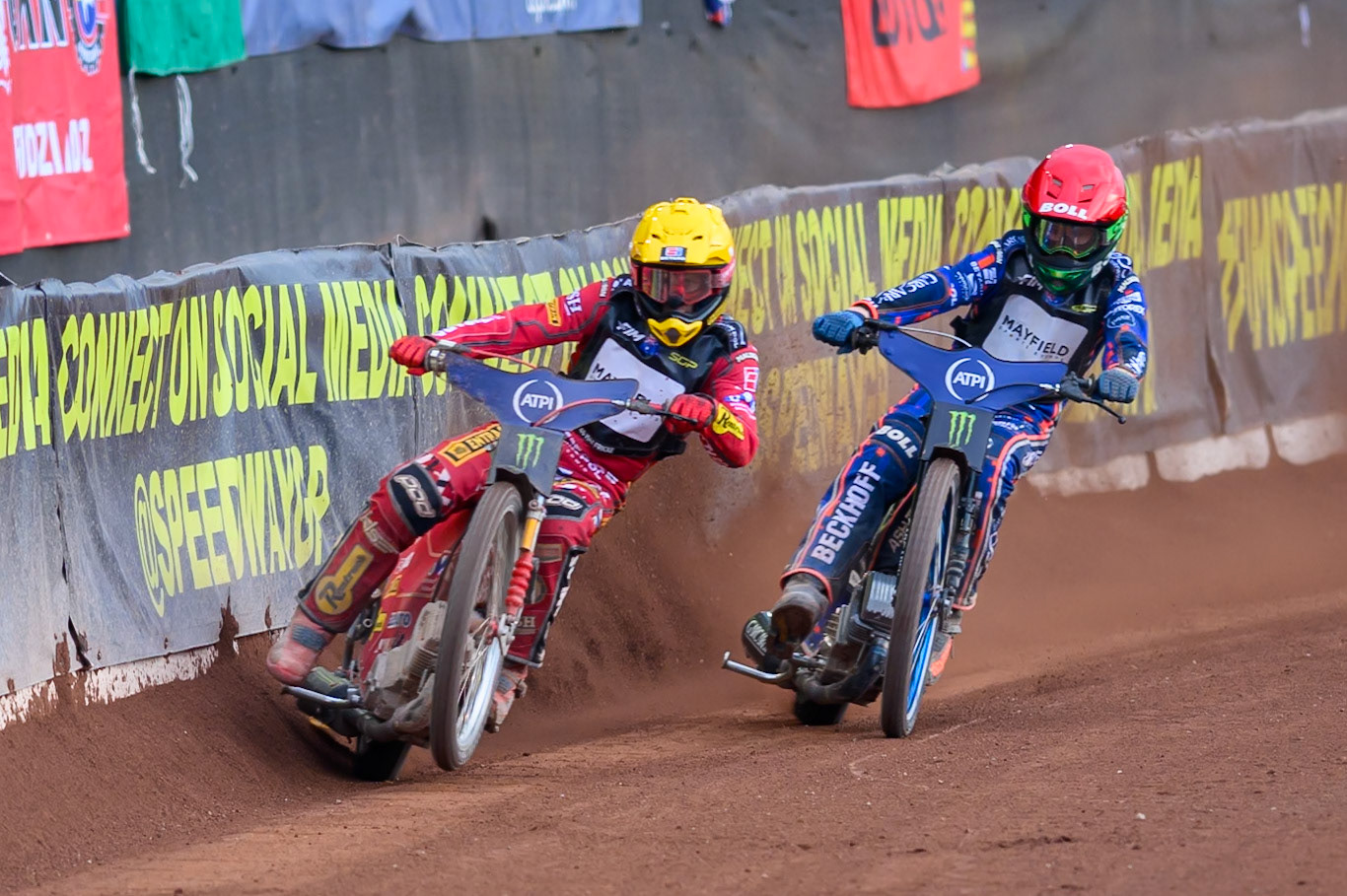Max Fricke (46) of Australia in Yellow leading Brady Kurtz (101) of Australia in Red during the ATPI  FIM Speedway GP of Manchester at the National Speedway Stadium, Manchester on Friday 5th June 2026. (Photo: Ian Charles | MI News)