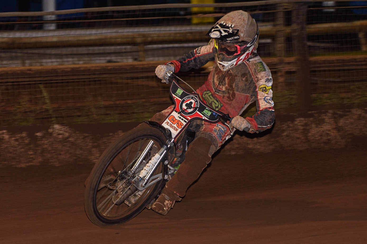 SHEFFIELD, UK. OCT 4THSteve Worrall  in action for Belle Vue BikeRight Aces  during the SGB Premiership Semi Final Playoff 1st Leg between Sheffield Tigers and Belle Vue Aces at Owlerton Stadium, Sheffield on Monday 4th October 2021. (Credit: Ian Charles | MI News)