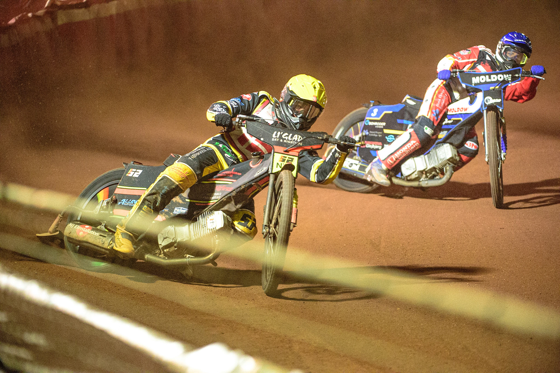 Michael Jepsen Jensen (Denmark) (Yellow) leads Rasmus Jensen (Denmark) (Blue) during the FIM Speedway Grand Prix Challenge at the Peugeot Ashfield Stadium, Glasgow on Saturday 20th August 2022. (Credit: Ian Charles | MI News)