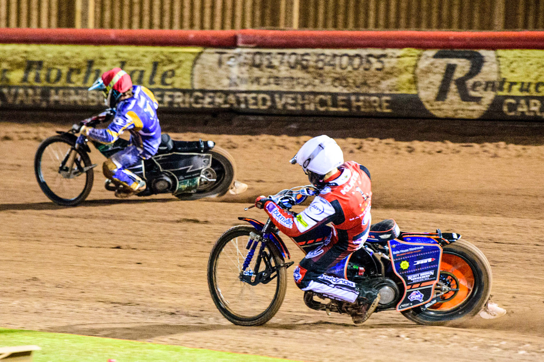 Brady Kurtz (White) chases Richard Lawson (Red)  during the Grant Henderson Pairs at the National Speedway Stadium, Manchester on Thursday 27th October 2022. (Credit: Ian Charles | MI NEWS)