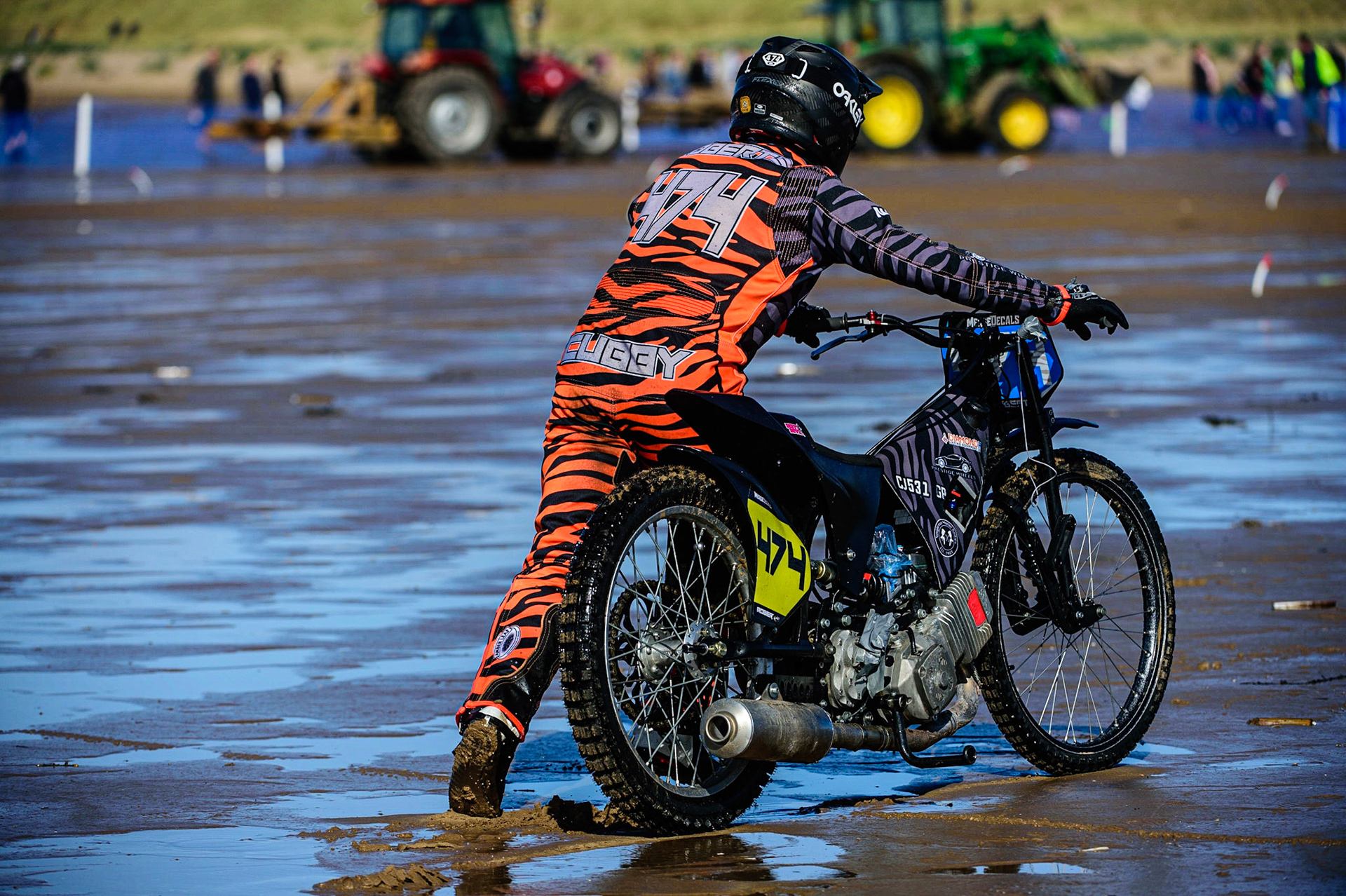 Jack Roberts (474) pushes back after getting salt water on the engine during the Fylde ACU British Sand Racing Masters Championship on  Sunday 2nd October 2022. (Credit: Ian Charles | MI News)